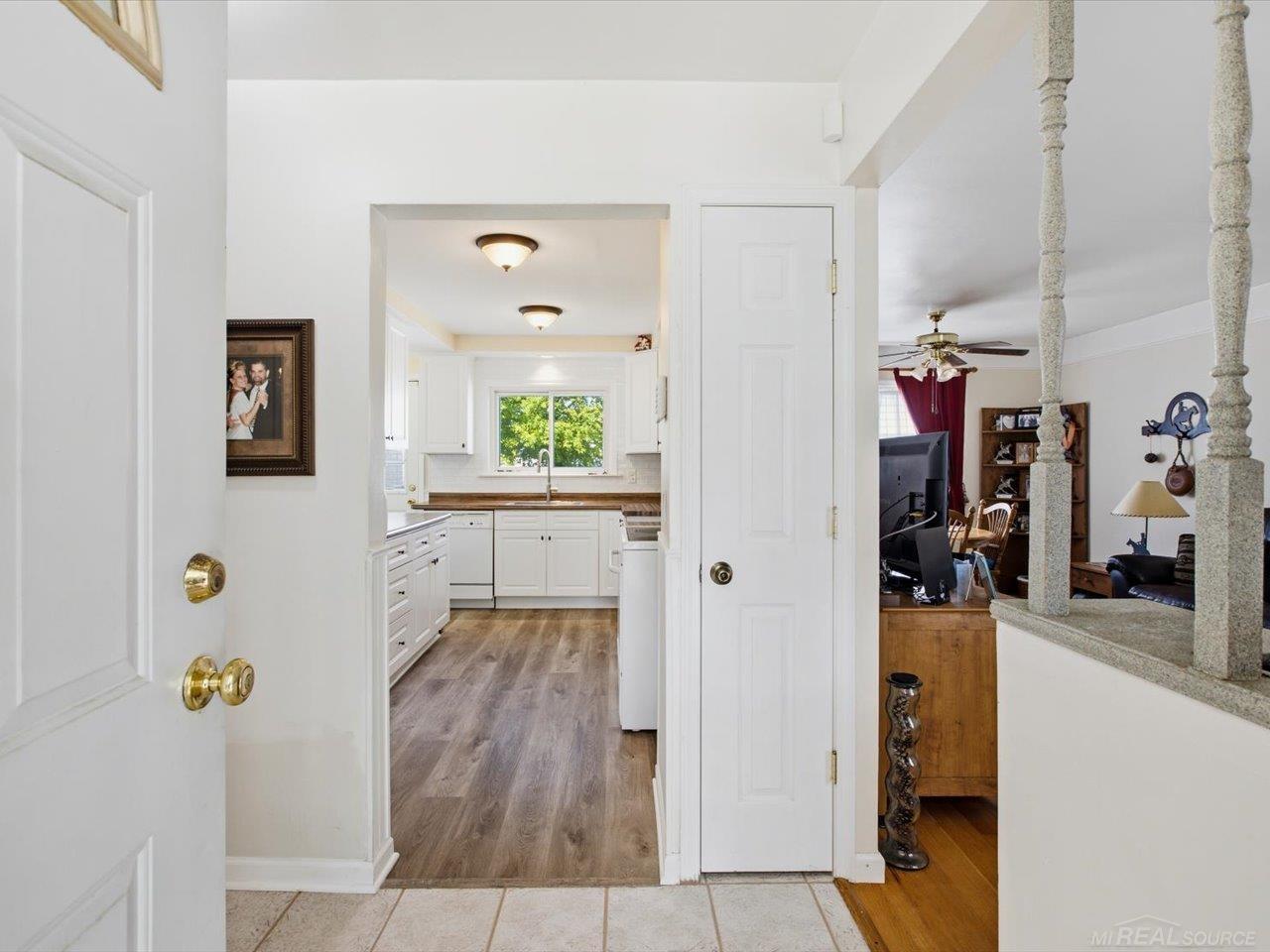 4th image of 28641 Jahns Dr, Roseville, MI 48066 | MLS# 50219481