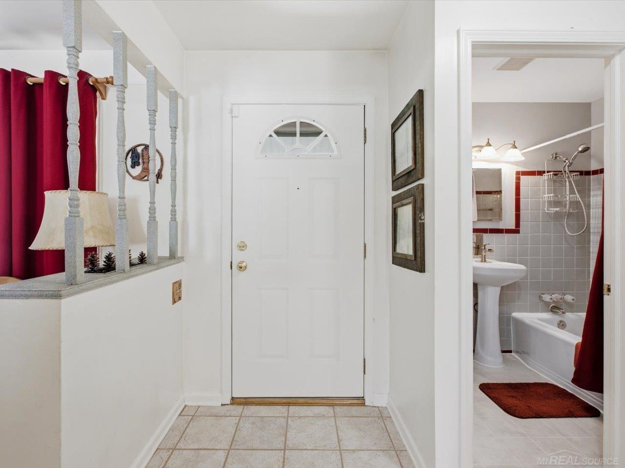 5th image of 28641 Jahns Dr, Roseville, MI 48066 | MLS# 50219481