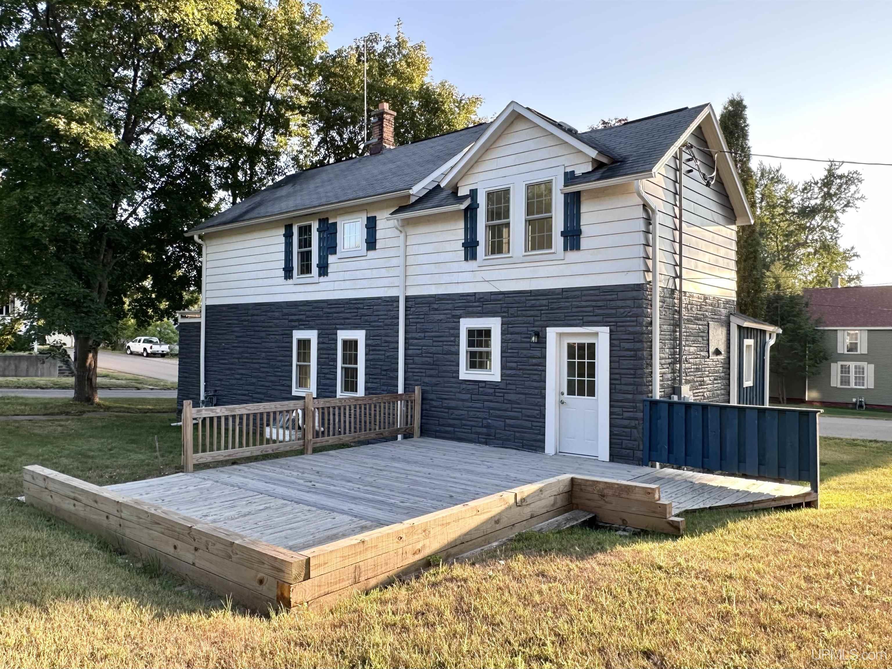 500 E B Street