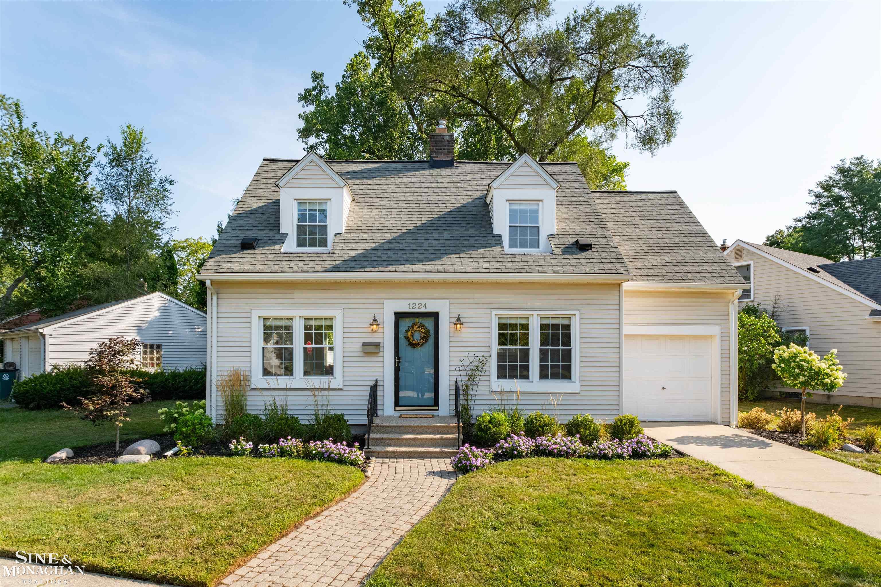 1224 Mayfield Drive