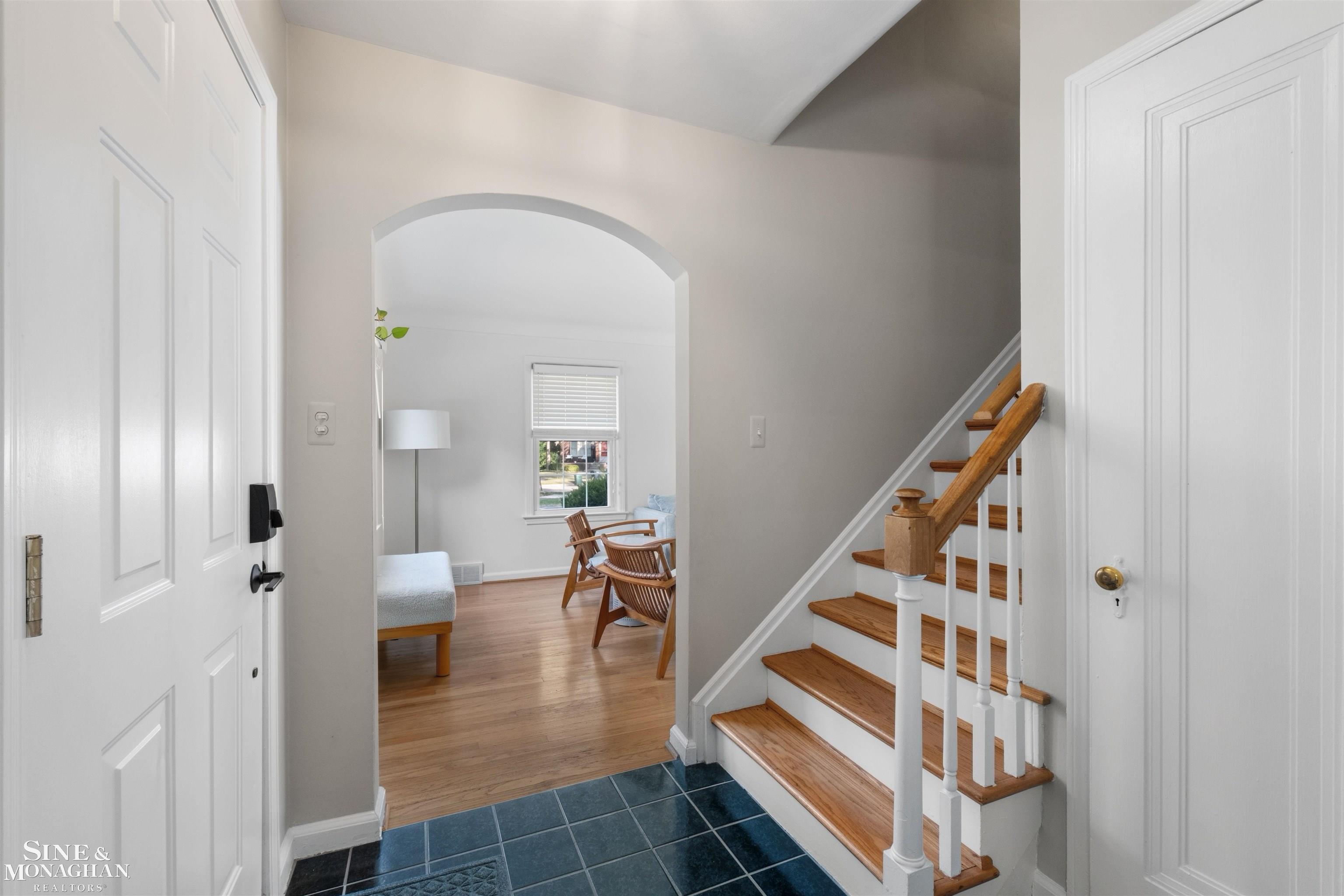 4th image of 1224 Mayfield Dr, Royal Oak, MI 48067 | MLS# 50219575
