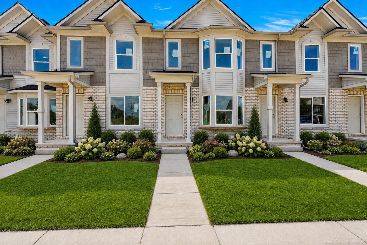 2nd image of 35300 Brittany Dr #Unit 120 Building 14, New Baltimore, MI 48047 | MLS# 50219594