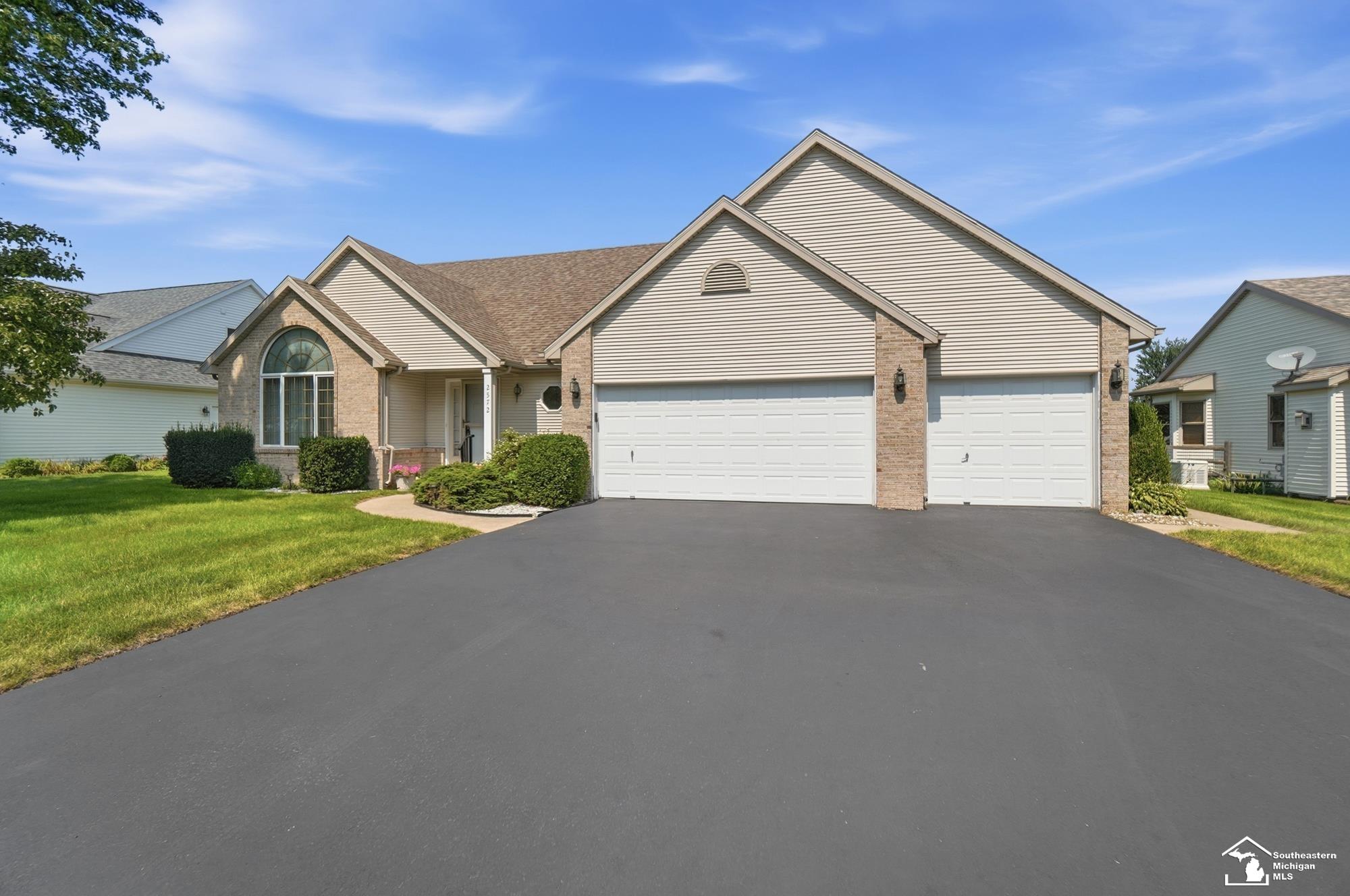 1st image of 2572 Chapel Creek Dr, Lambertville, MI 48144 | MLS# 50219618