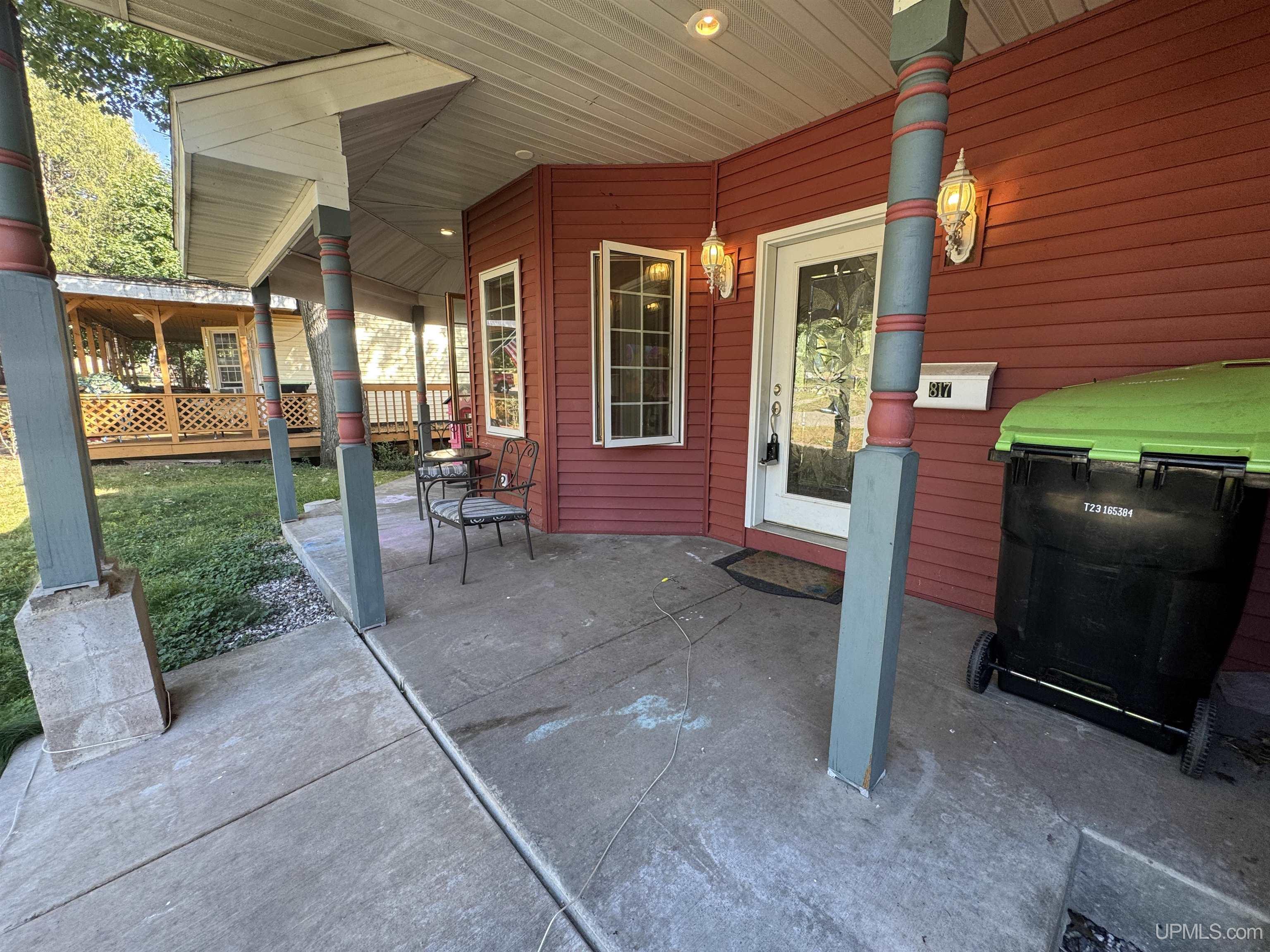 5th image of 817 E B St, Iron Mountain, MI 49801 | MLS# 50219653