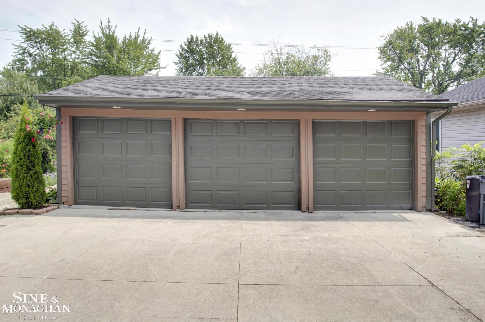 3rd image of 5575 River Rd, East China Township St Clair, MI 48054 | MLS# 58050219719