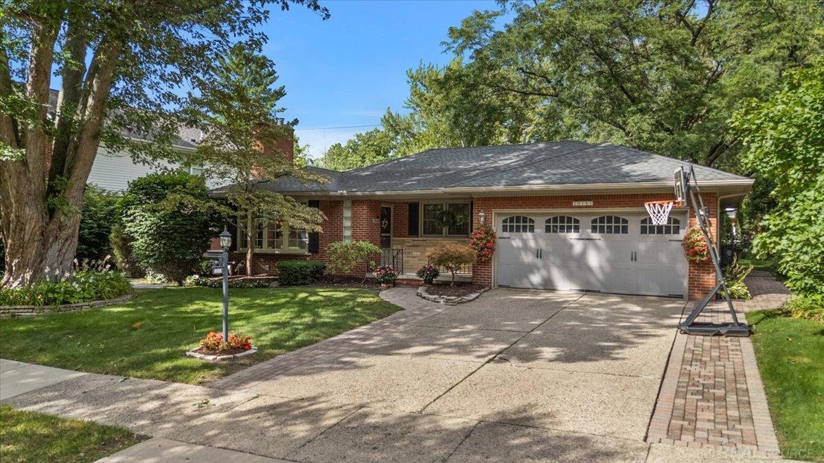 2nd image of 20141 W Ballantyne Ct, Grosse Pointe Woods City Wayne, MI 48236 | MLS# 58050219720