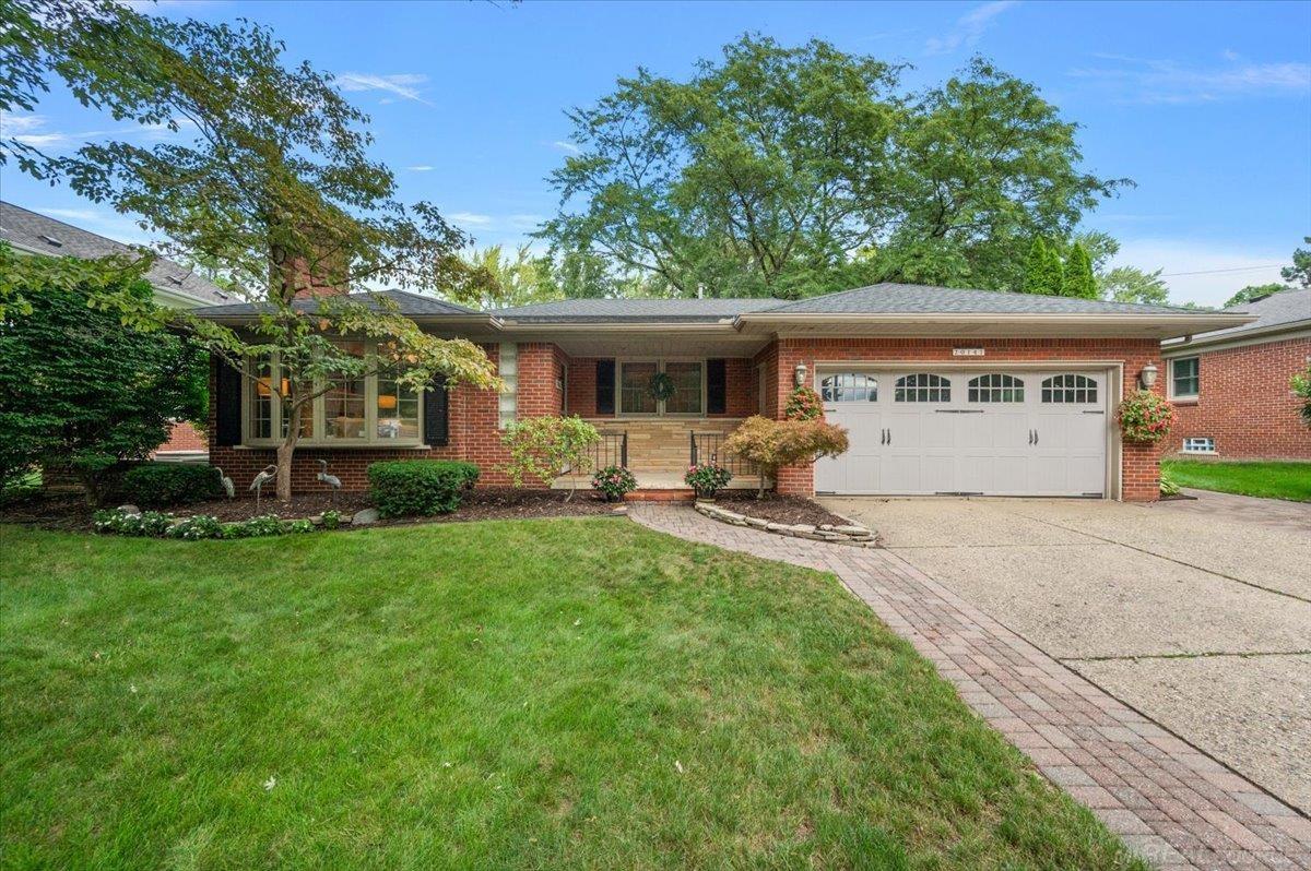 61st image of 20141 W Ballantyne Ct, Grosse Pointe Woods City Wayne, MI 48236 | MLS# 58050219720