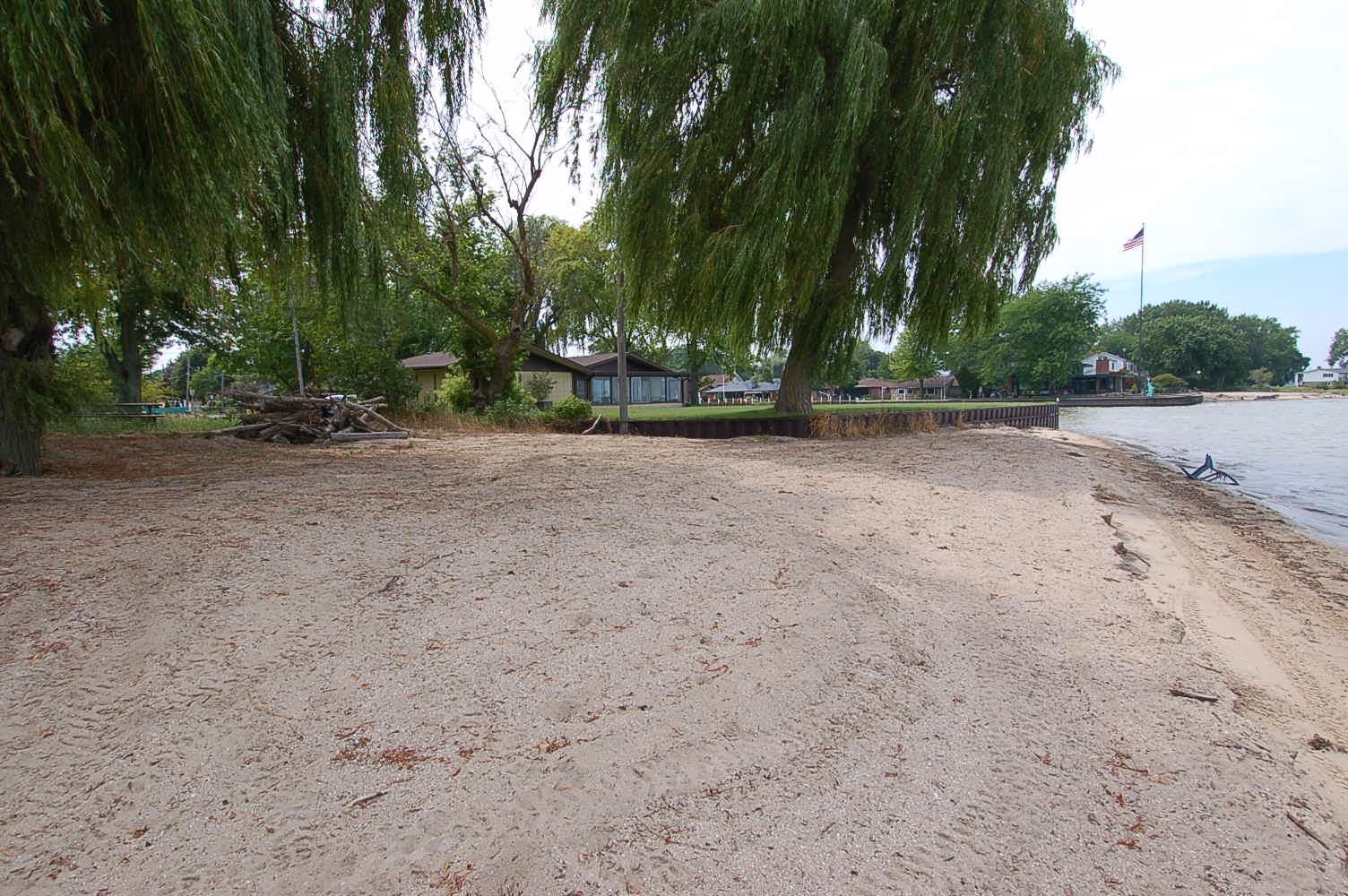 2nd image of 227 Bayside Park Dr, Bay City, MI 48706 | MLS# 50219744