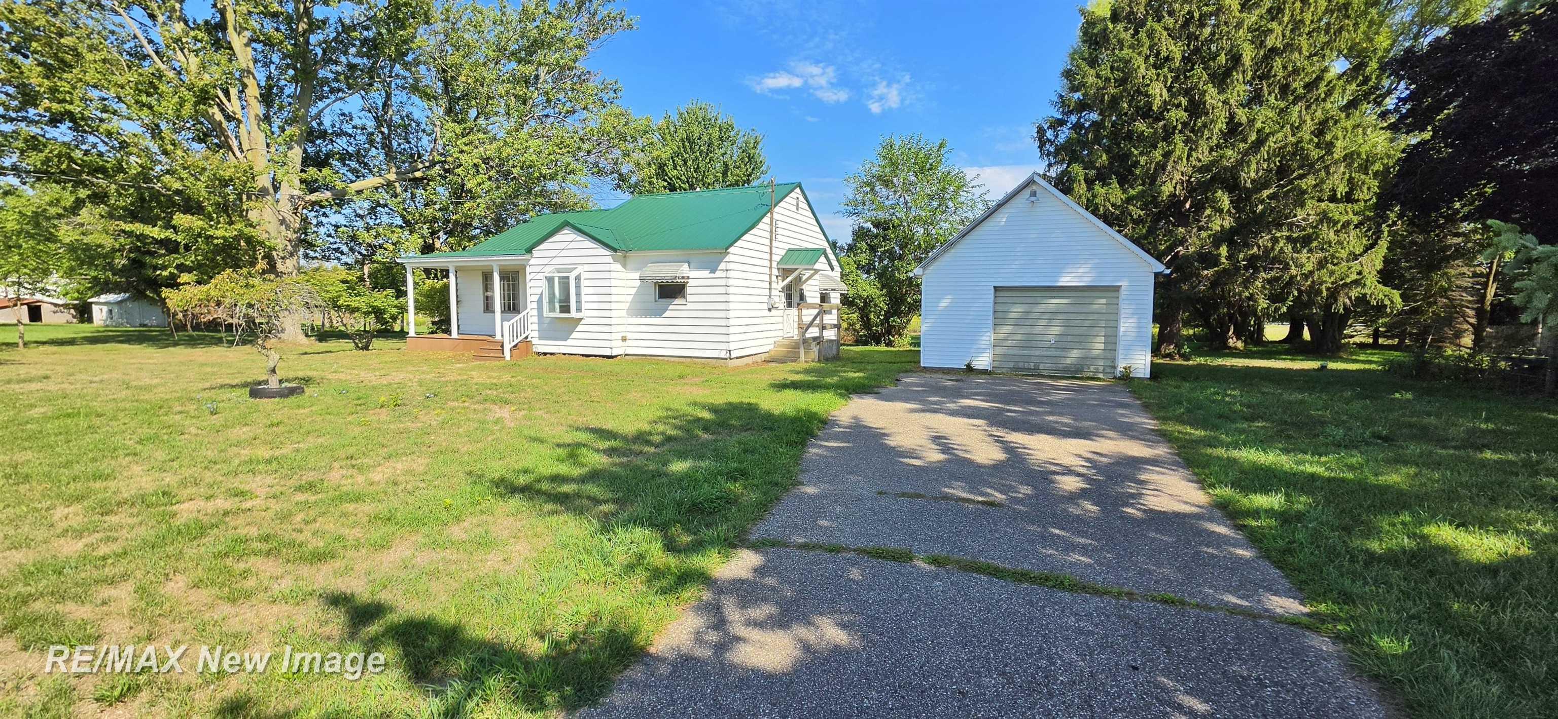 2nd image of 4085 Easton Rd, New Haven Township Shiawassee, MI 48867 | MLS# 61050219791