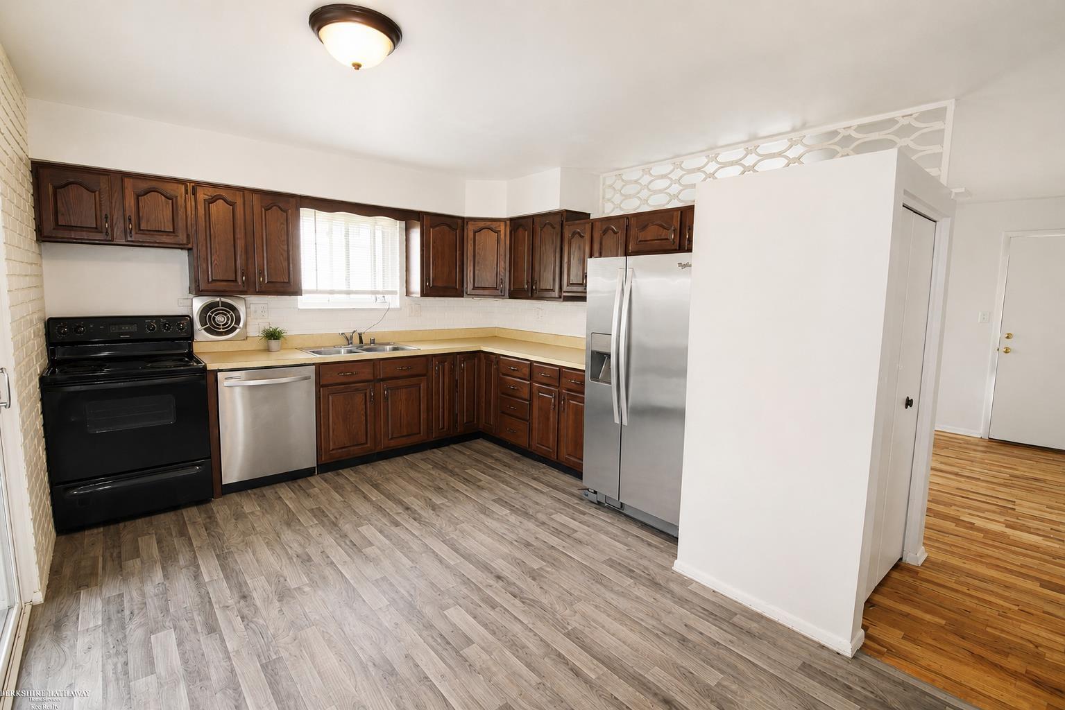 Photo 4 of Single family home for sale at 2131 Koper Dr, Sterling Heights City Macomb, MI 48310 | MLS# 58050219795 | Listing updated on 2026-09-15