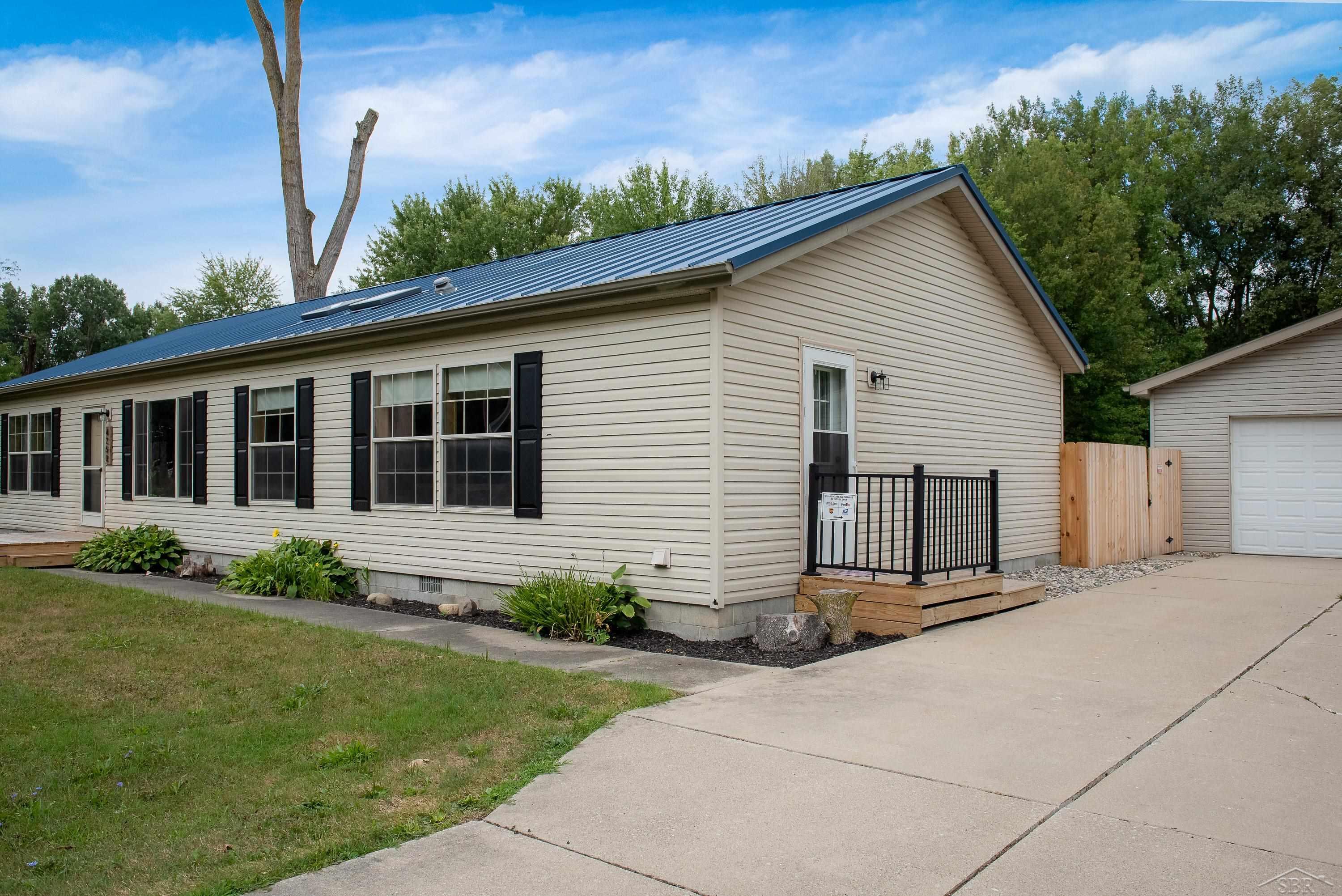 5th image of 4250 S Portsmouth Rd, Bridgeport, MI 48722 | MLS# 50219823