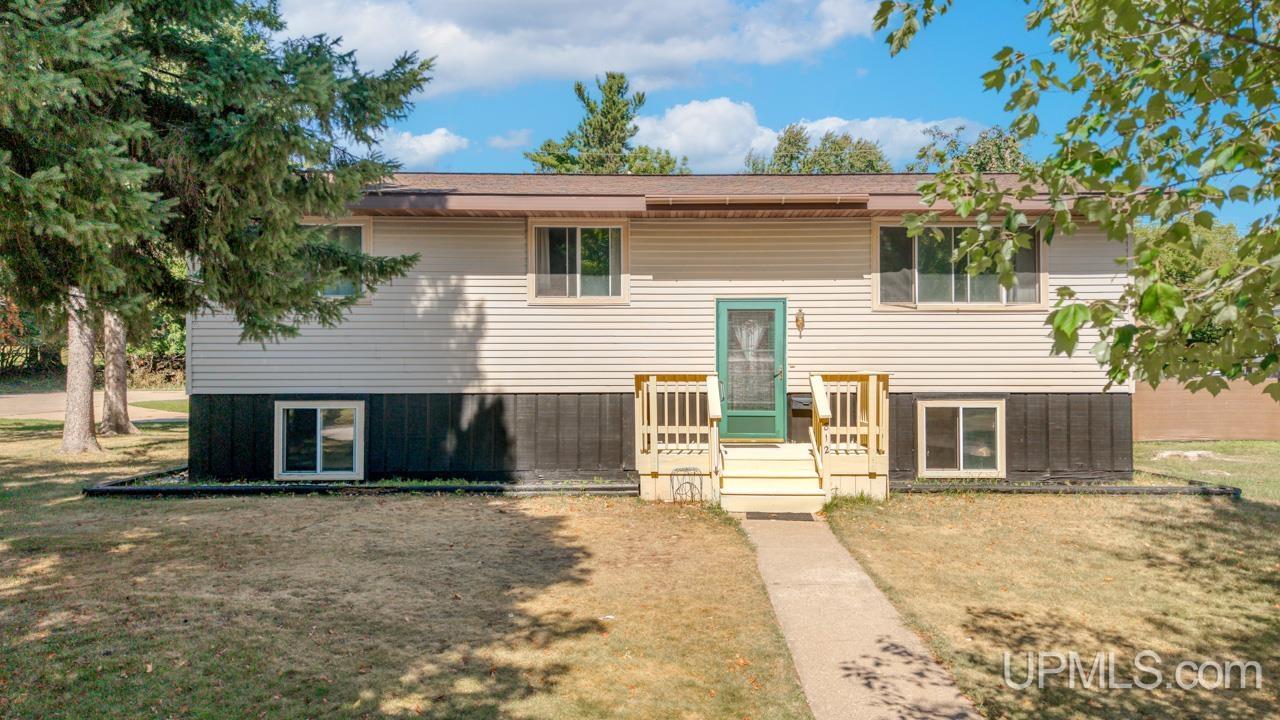 1st image of 812 Houghteling St, Iron Mountain, MI 49801 | MLS# 50219834