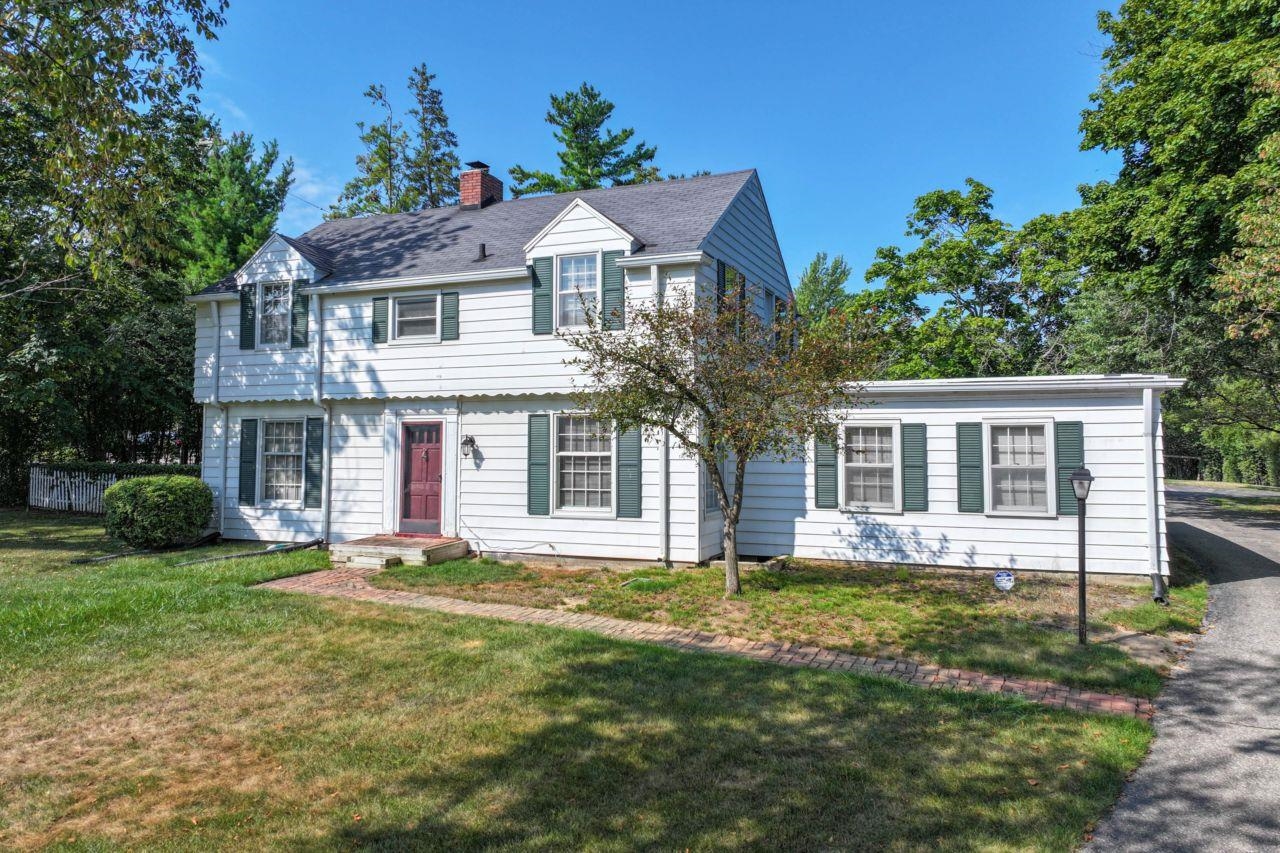 Photo 2 of Single family home for sale at 9044 S Saginaw St, Grand Blanc, MI 48439 | MLS# 50219852 | Listing updated on 2026-09-29