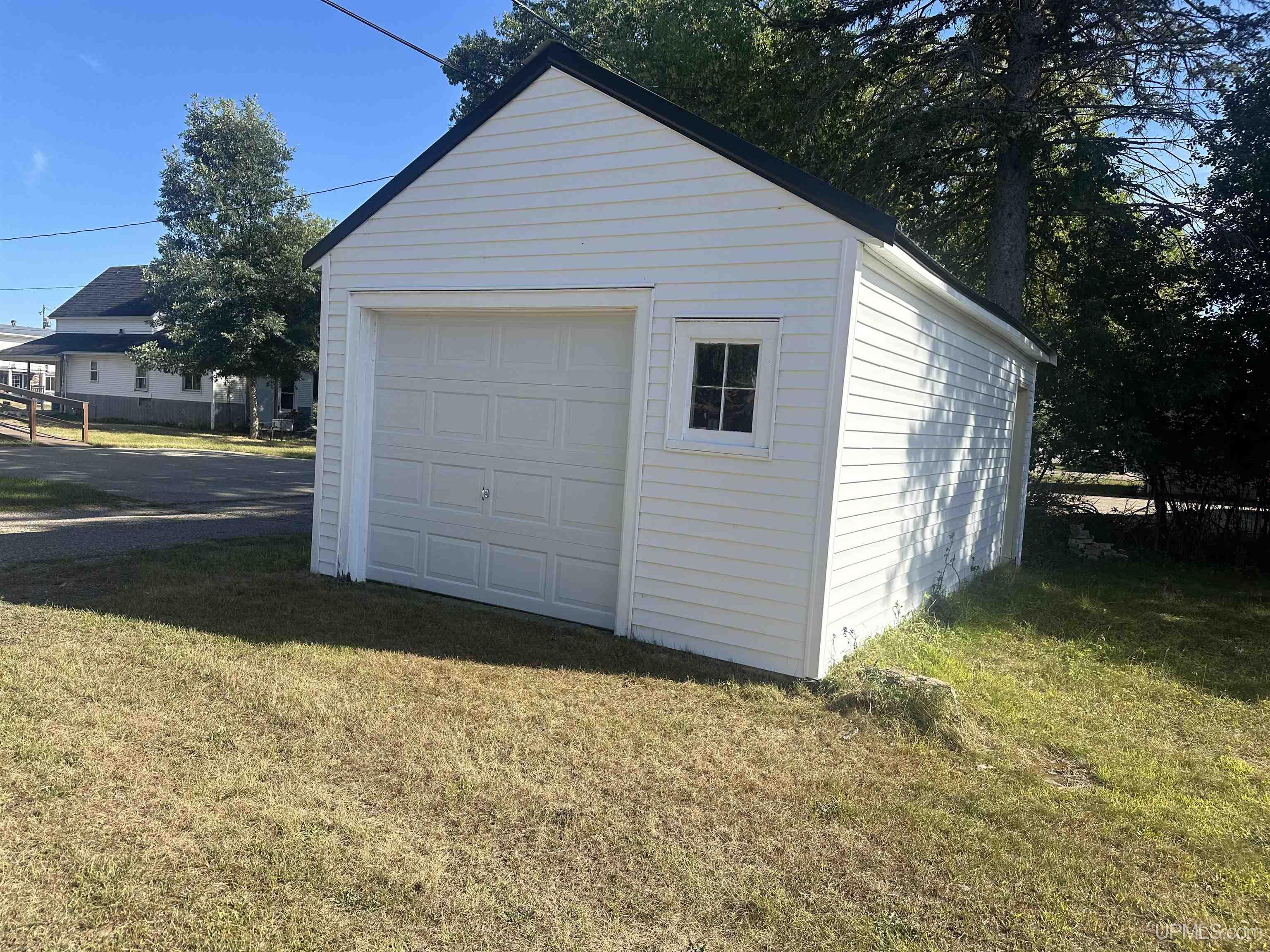 2nd image of 1017 River Ave, Iron Mountain, MI 49801 | MLS# 50219857