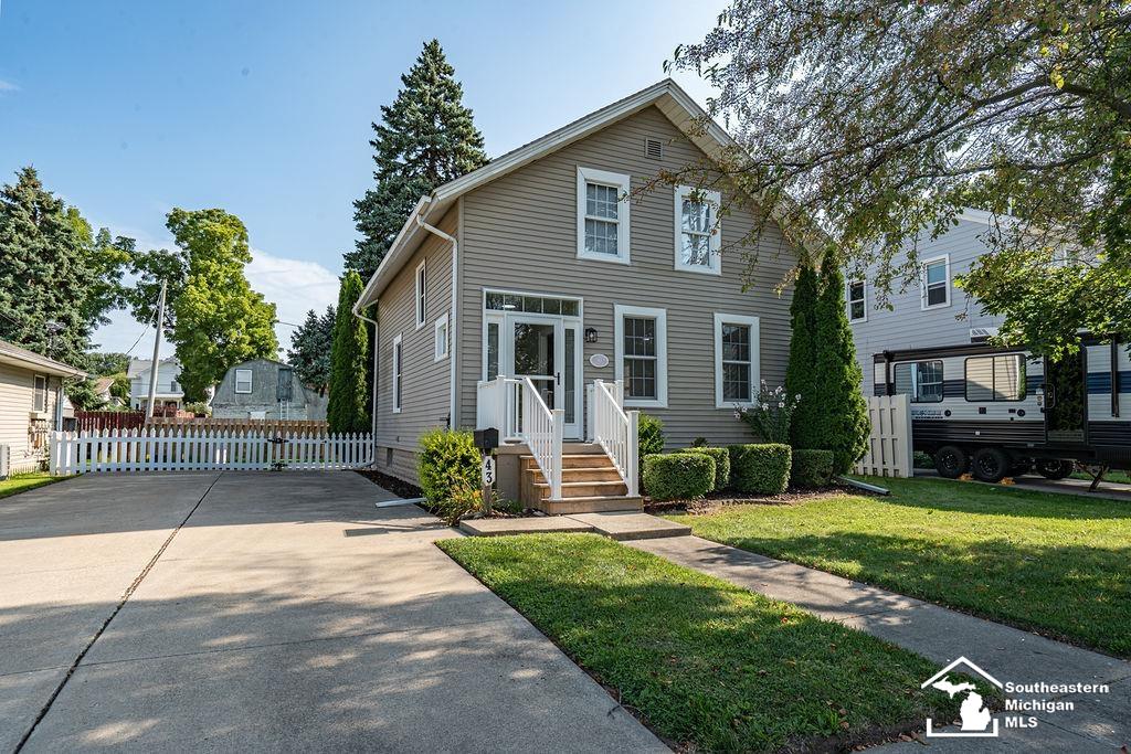 Photo 1 of Single family home for sale at 43 E Willow St, Monroe City Monroe, MI 48162 | MLS# 57050219880 | Listing updated on 2026-09-12