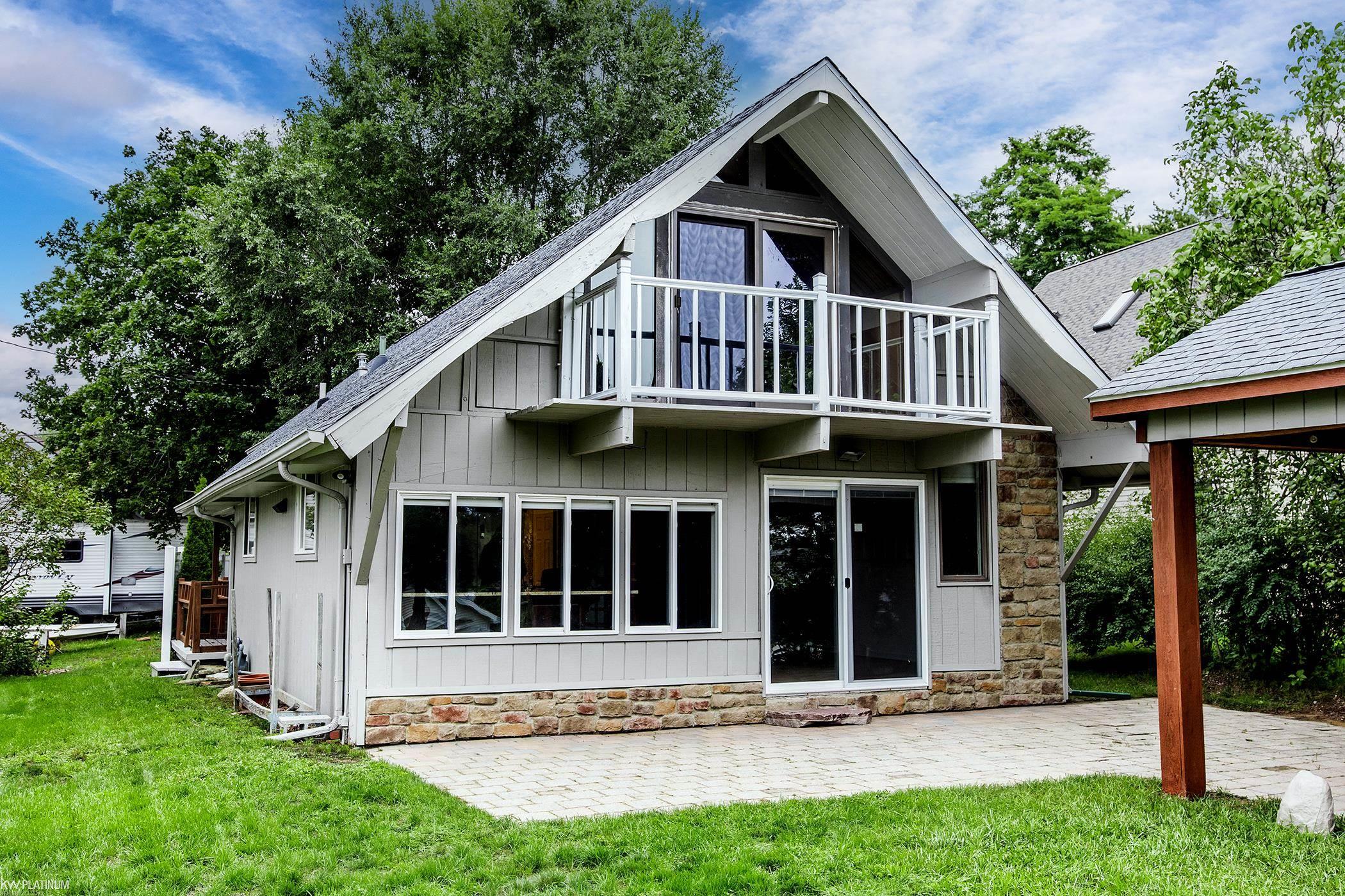 8970 Lakeshore Road