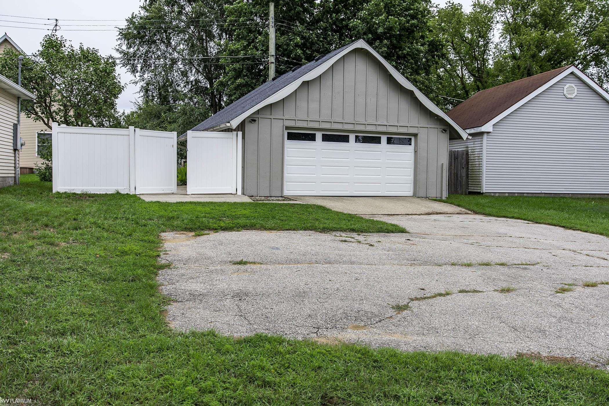 Photo 3 of Single family home for sale at 8970 Lakeshore Rd, Burtchville Township St Clair, MI 48059 | MLS# 58050219886 | Listing updated on 2026-09-25