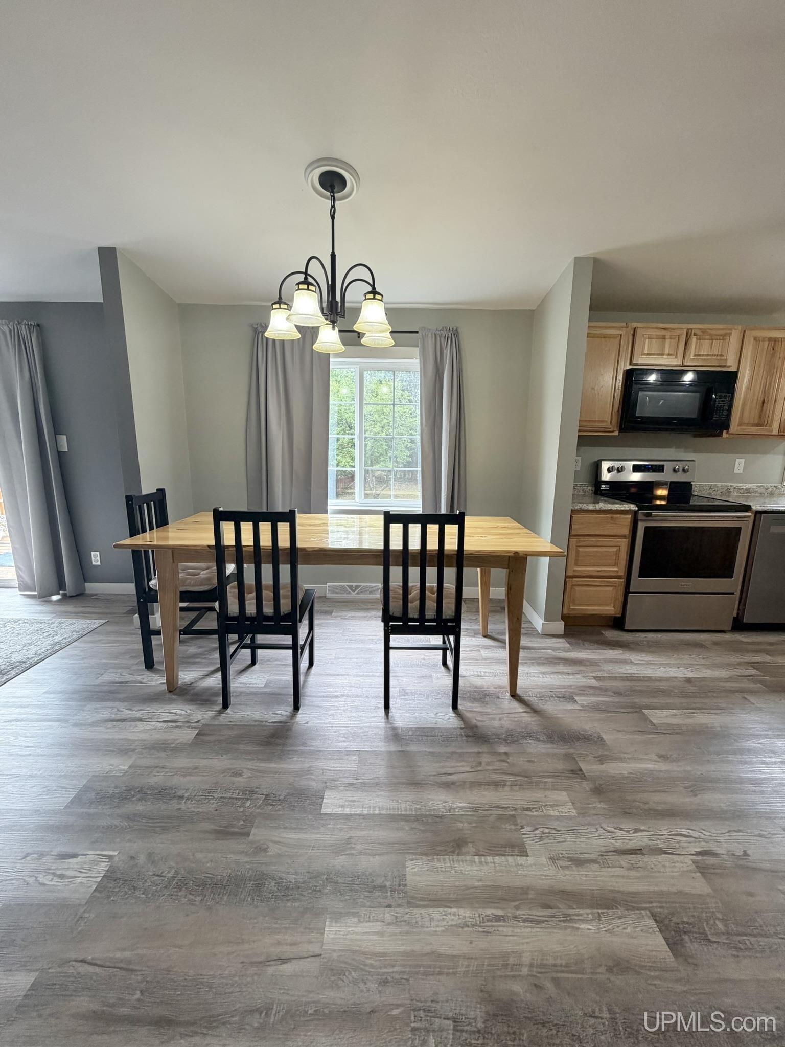 5th image of 837 Colleen Circle Dr, Quinnesec, MI 49876 | MLS# 50219906