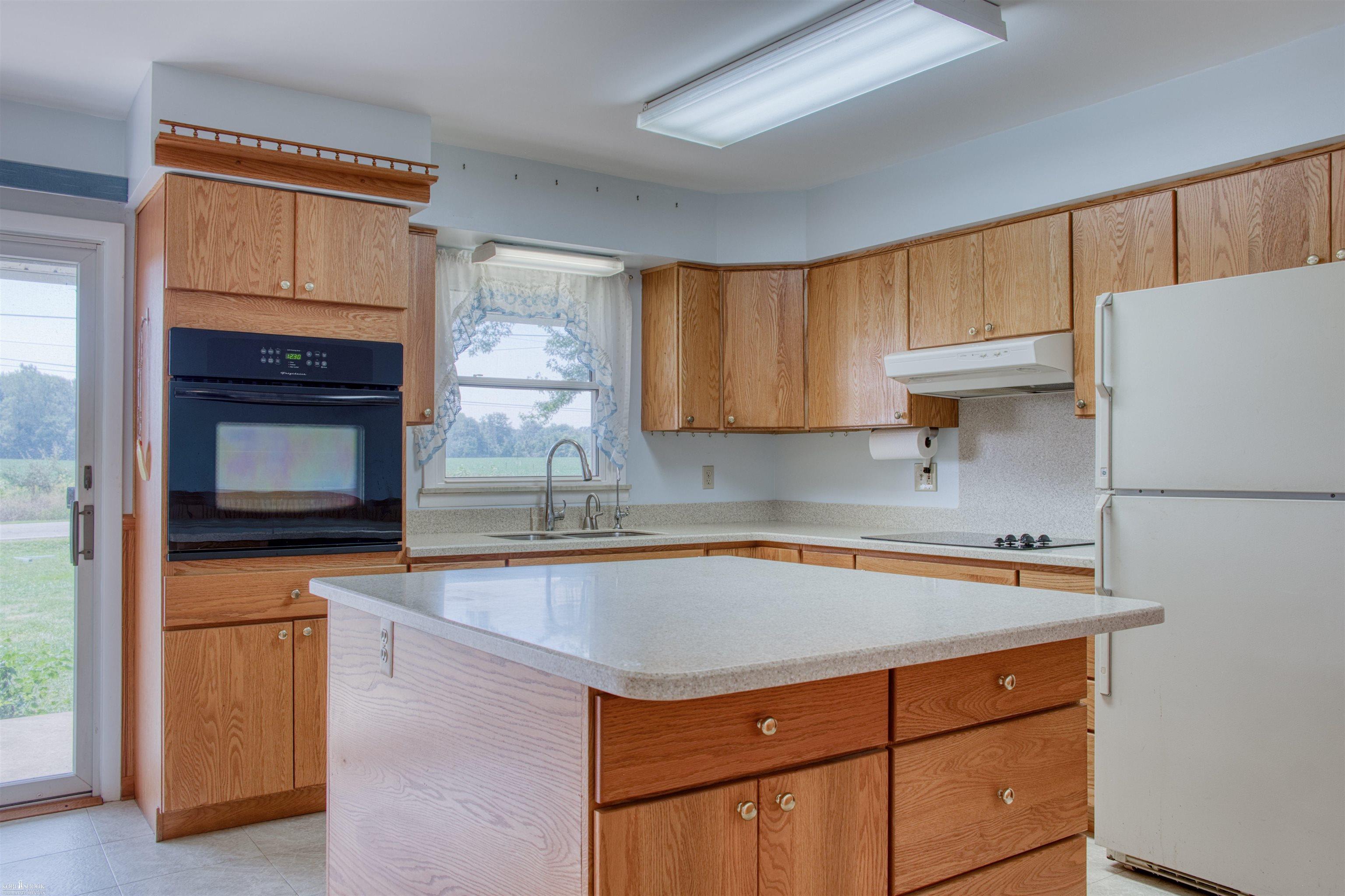 Photo 3 of Single family home for sale at 2470 Lyons Rd, Owosso, MI 48867 | MLS# 50219917 | Listing updated on 2026-09-04