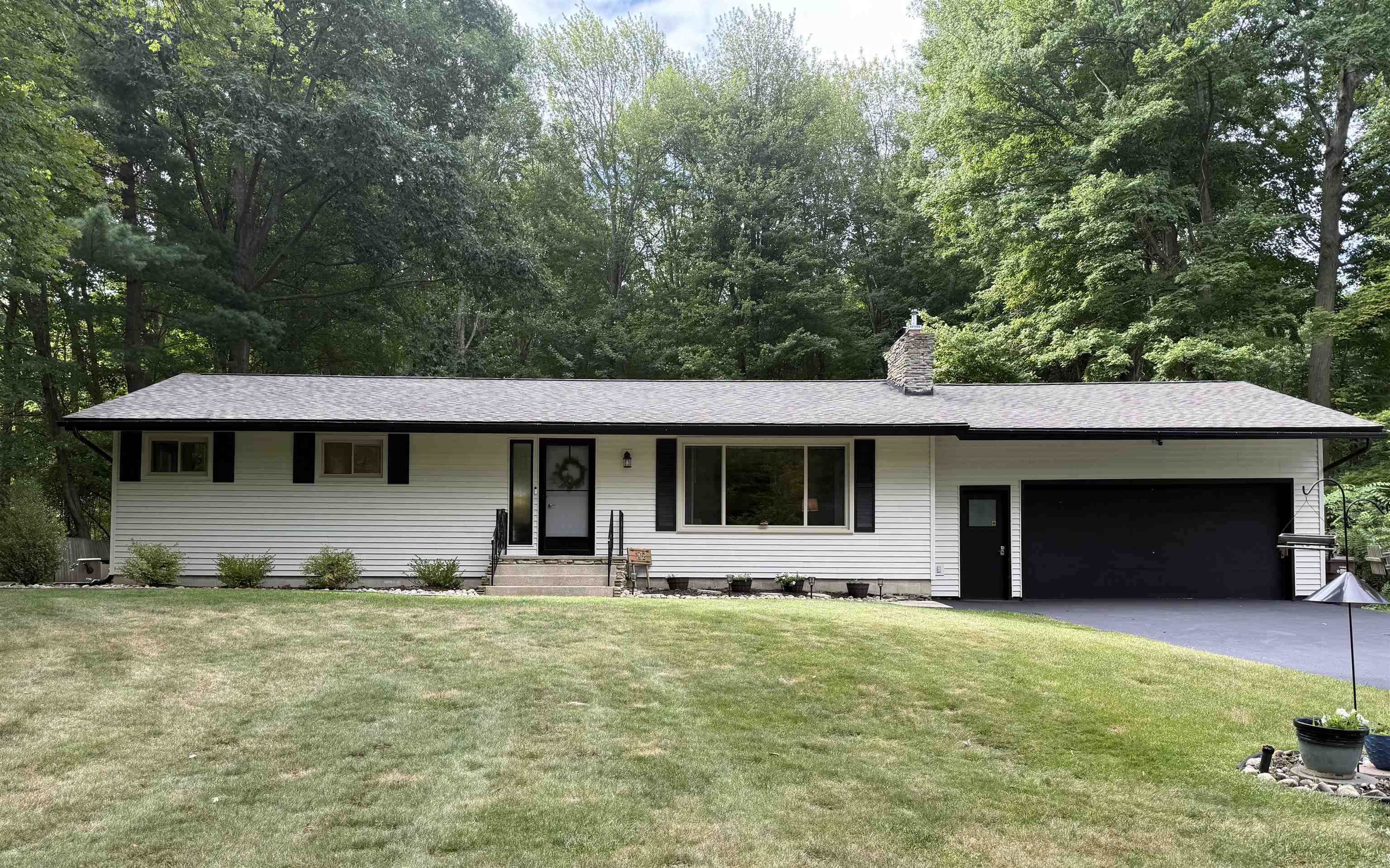 1st image of 3952 E Kens Ln, Midland, MI 48642 | MLS# 50219947