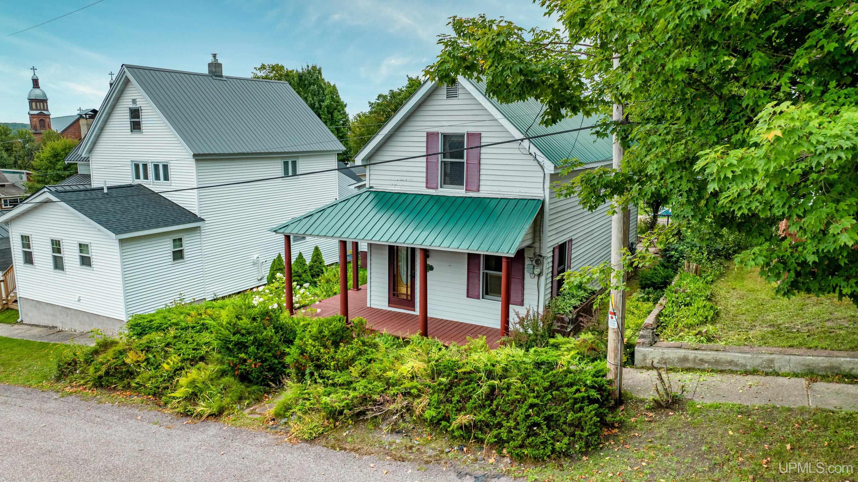 2nd image of 844 Eighth St, Lake Linden, MI 49945 | MLS# 50219956