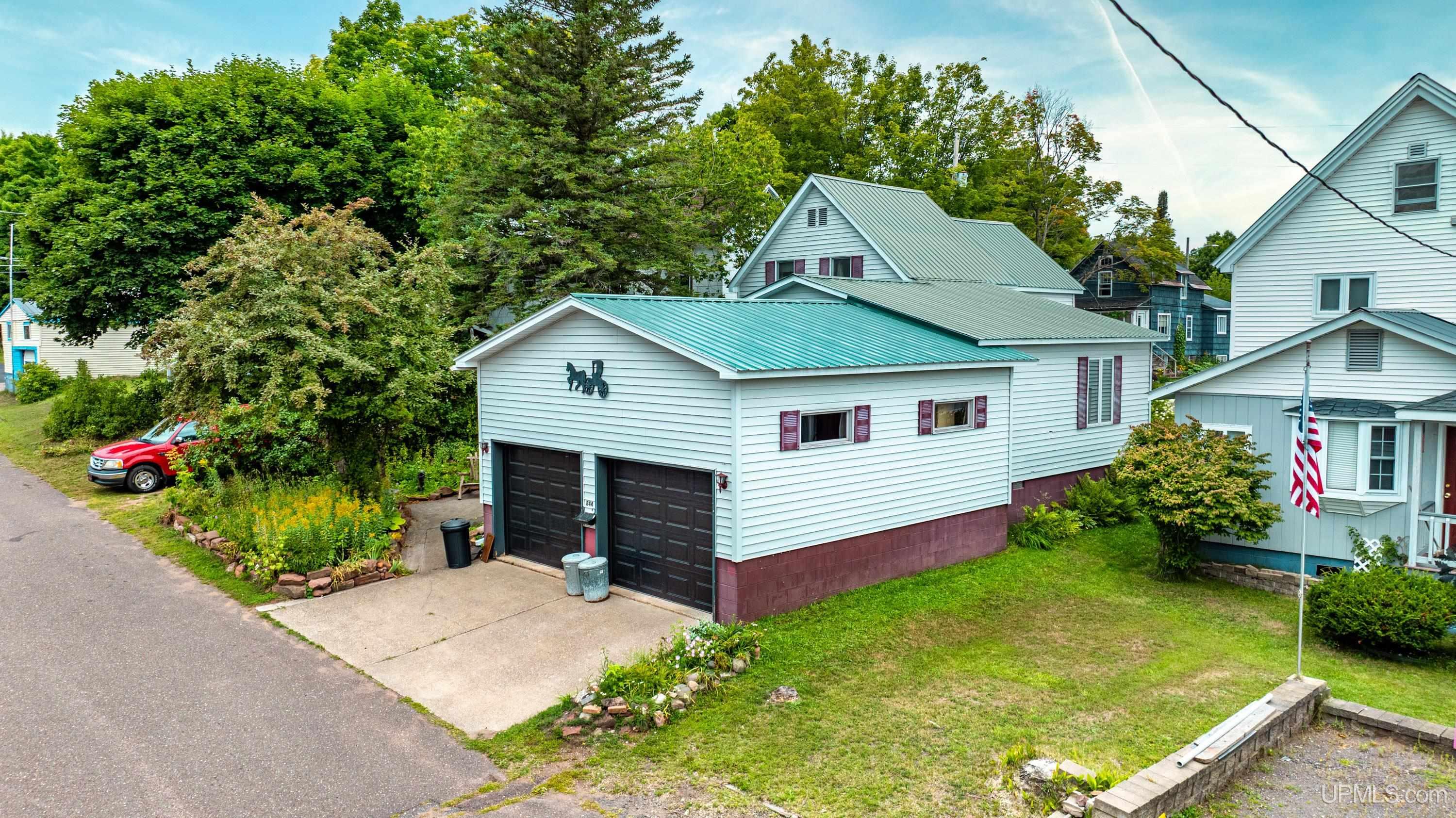 3rd image of 844 Eighth St, Lake Linden, MI 49945 | MLS# 50219956
