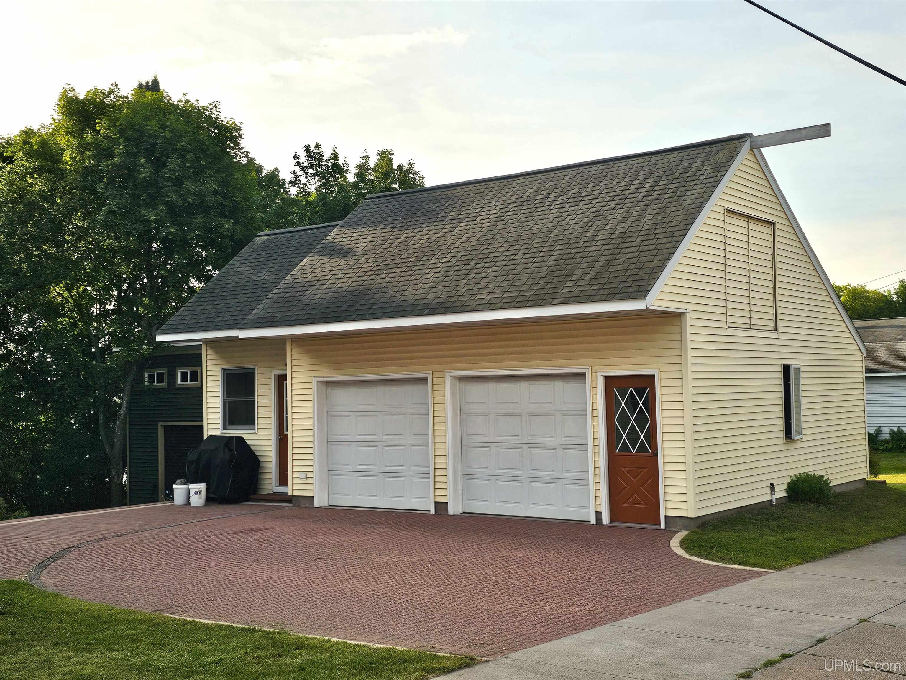 4th image of 913 Maple St, Lake Linden, MI 49945 | MLS# 50220056