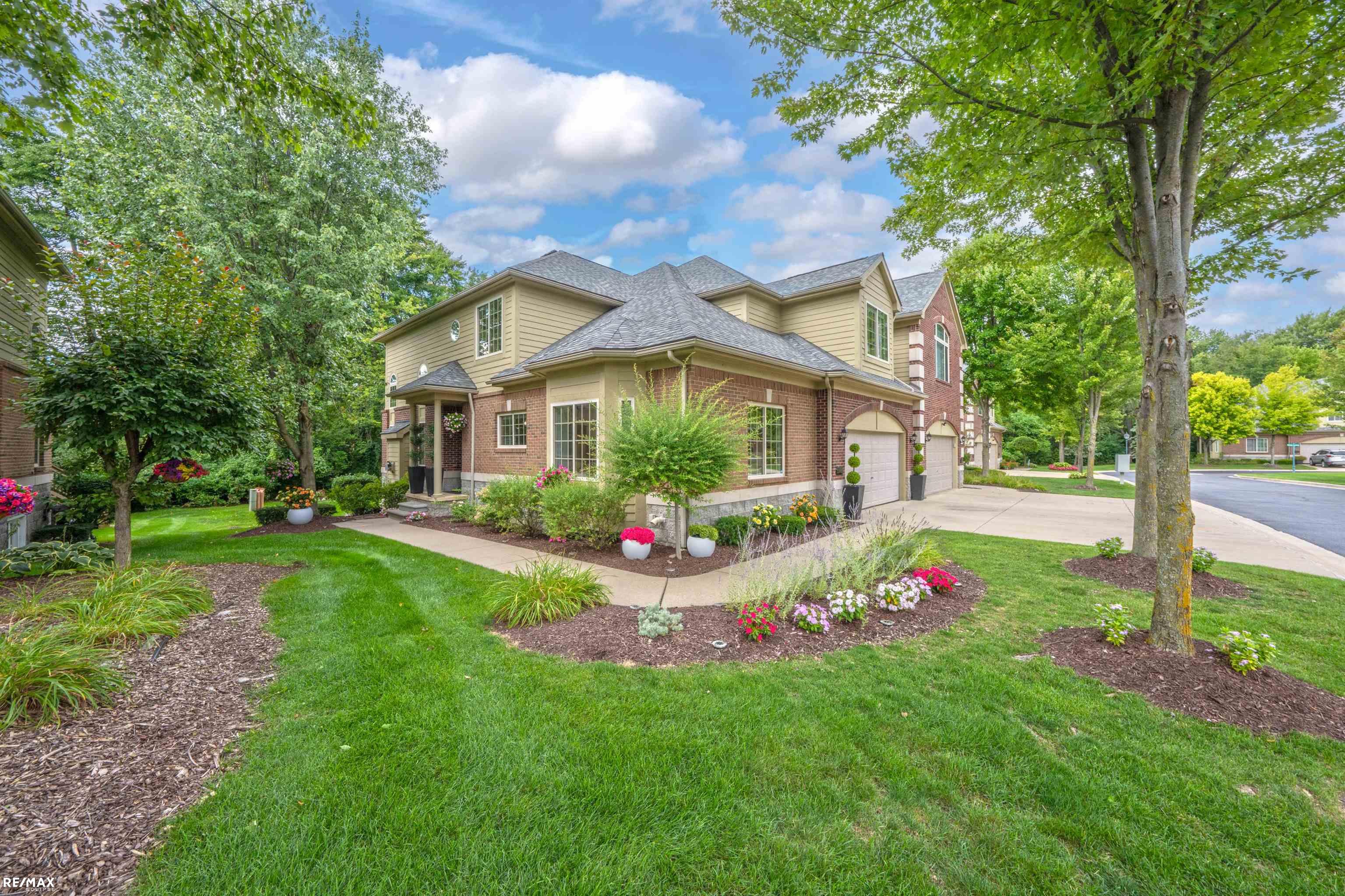 Listing Photo 3 - Condo for sale in building located at 53183 Celtic Dr, Shelby Township, MI 48315