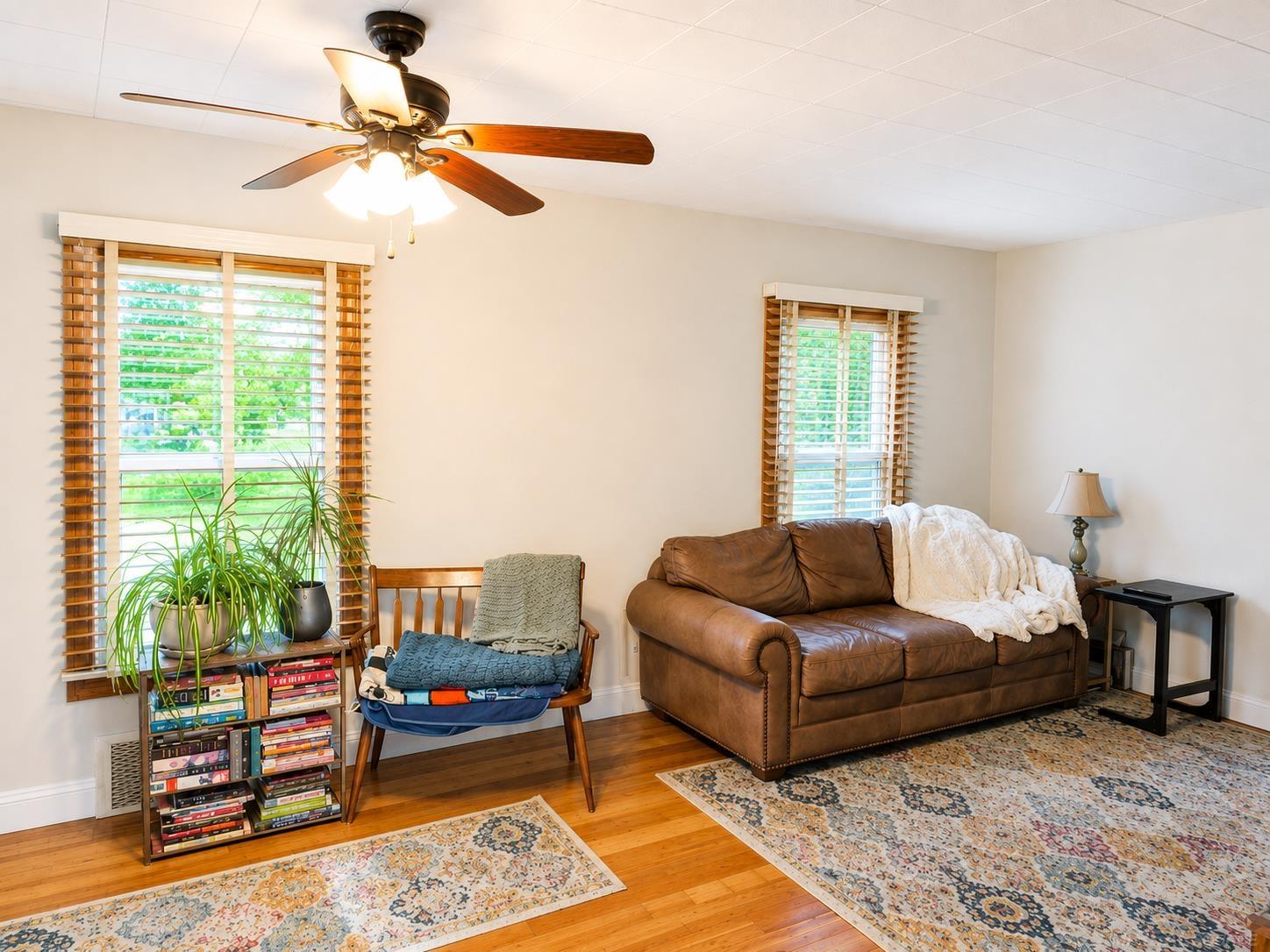 Photo 3 of Single family home for sale at 2100 Pompey St, Waterford Charter Township Oakland, MI 48327 | MLS# 58050220090 | Listing updated on 2026-09-30