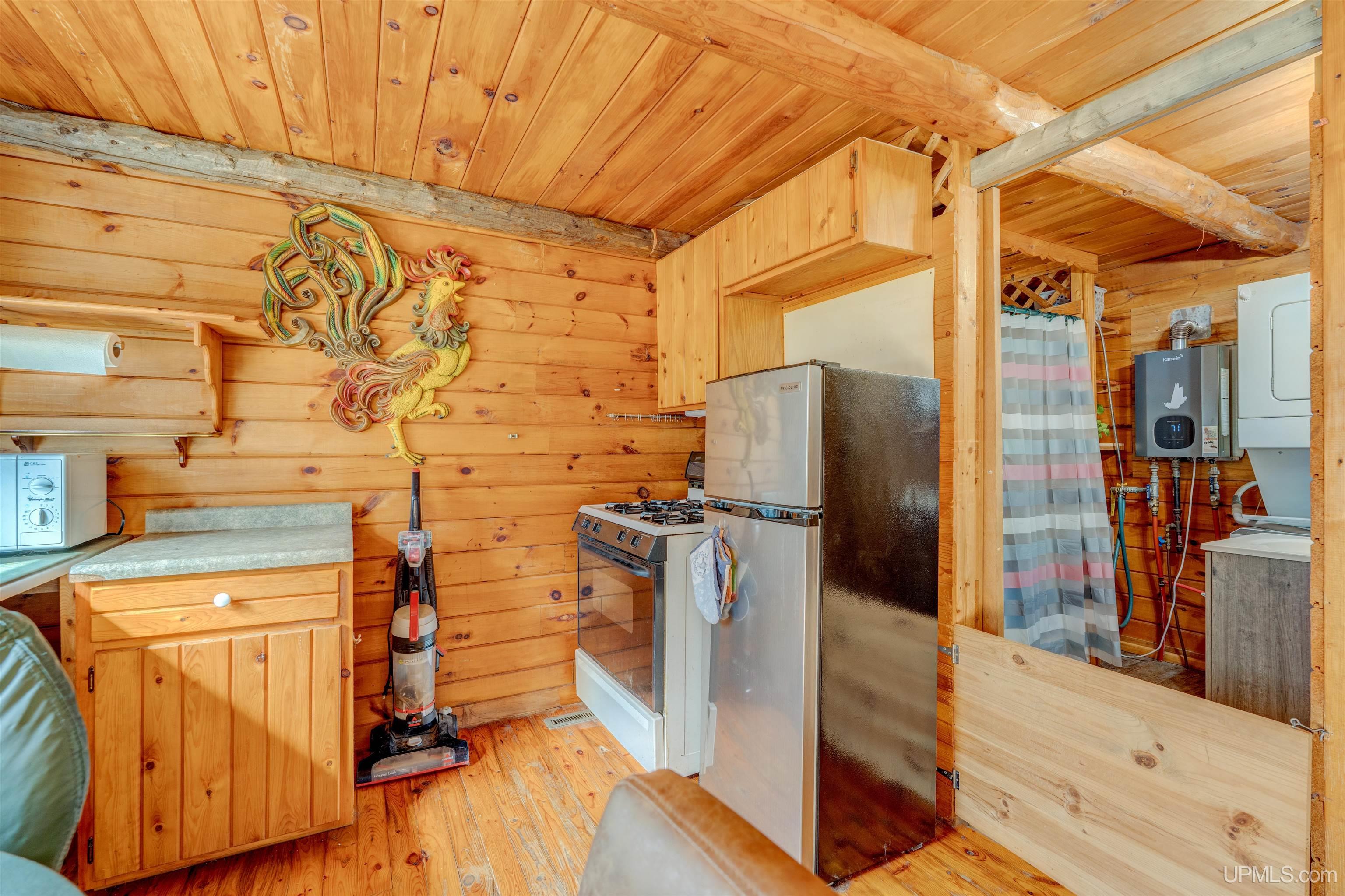4th image of 6434 Ll25 Ln Rd, Garden, MI 49835 | MLS# 50220106