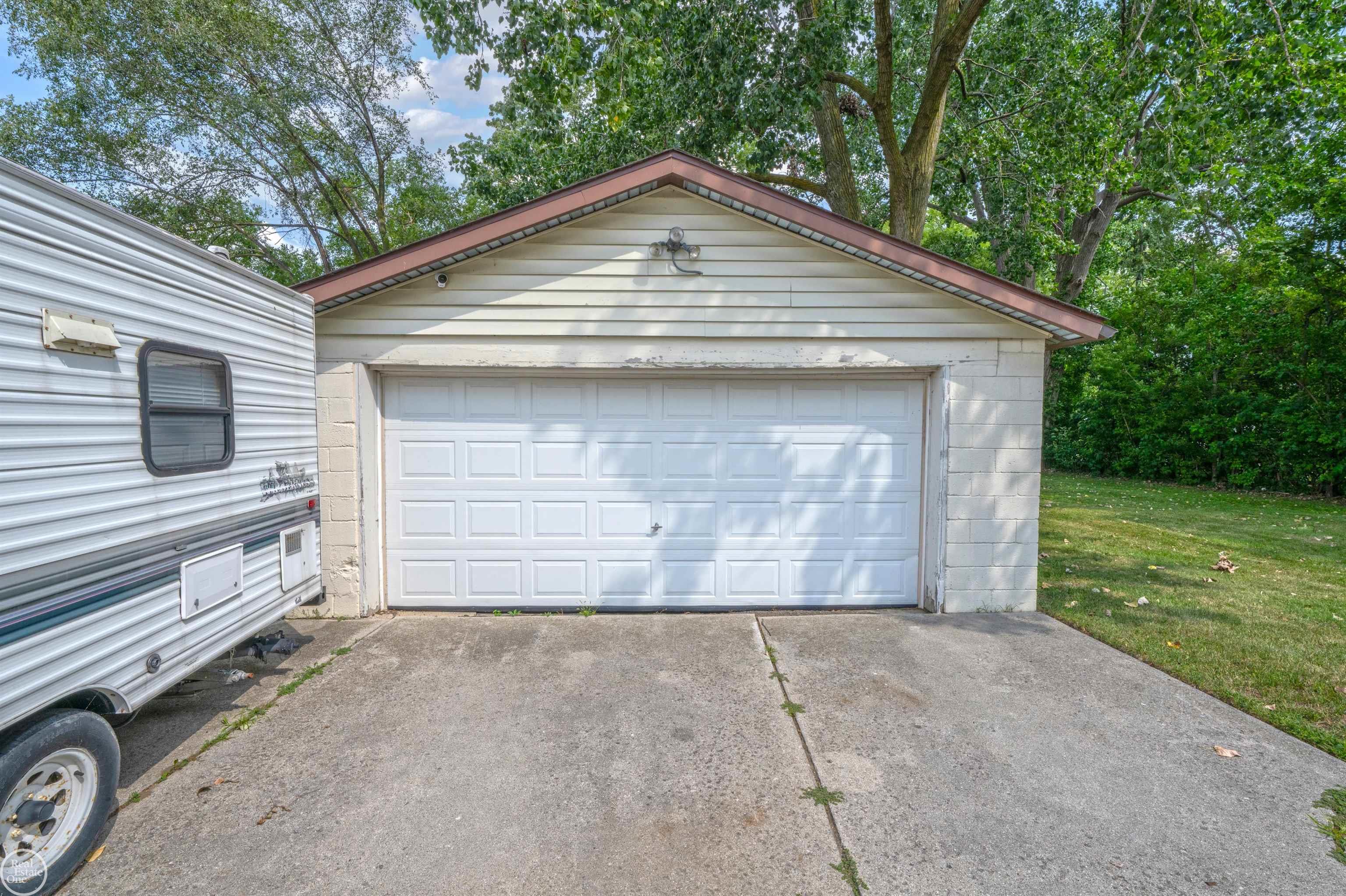 Photo 2 of Single family home for sale at 24125 Shook Rd, Clinton Charter Township Macomb, MI 48035 | MLS# 58050220237 | Listing updated on 2026-09-17