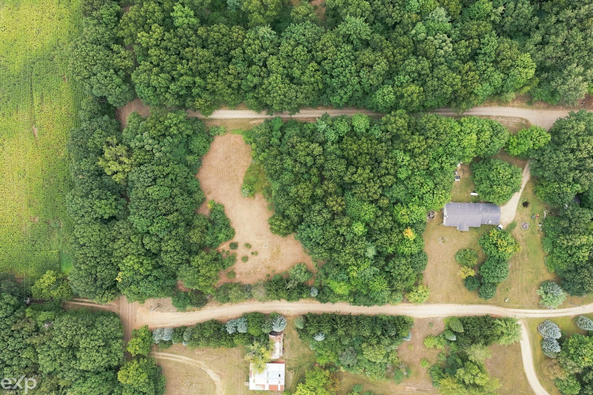 5232 Hasslick Road photo 2