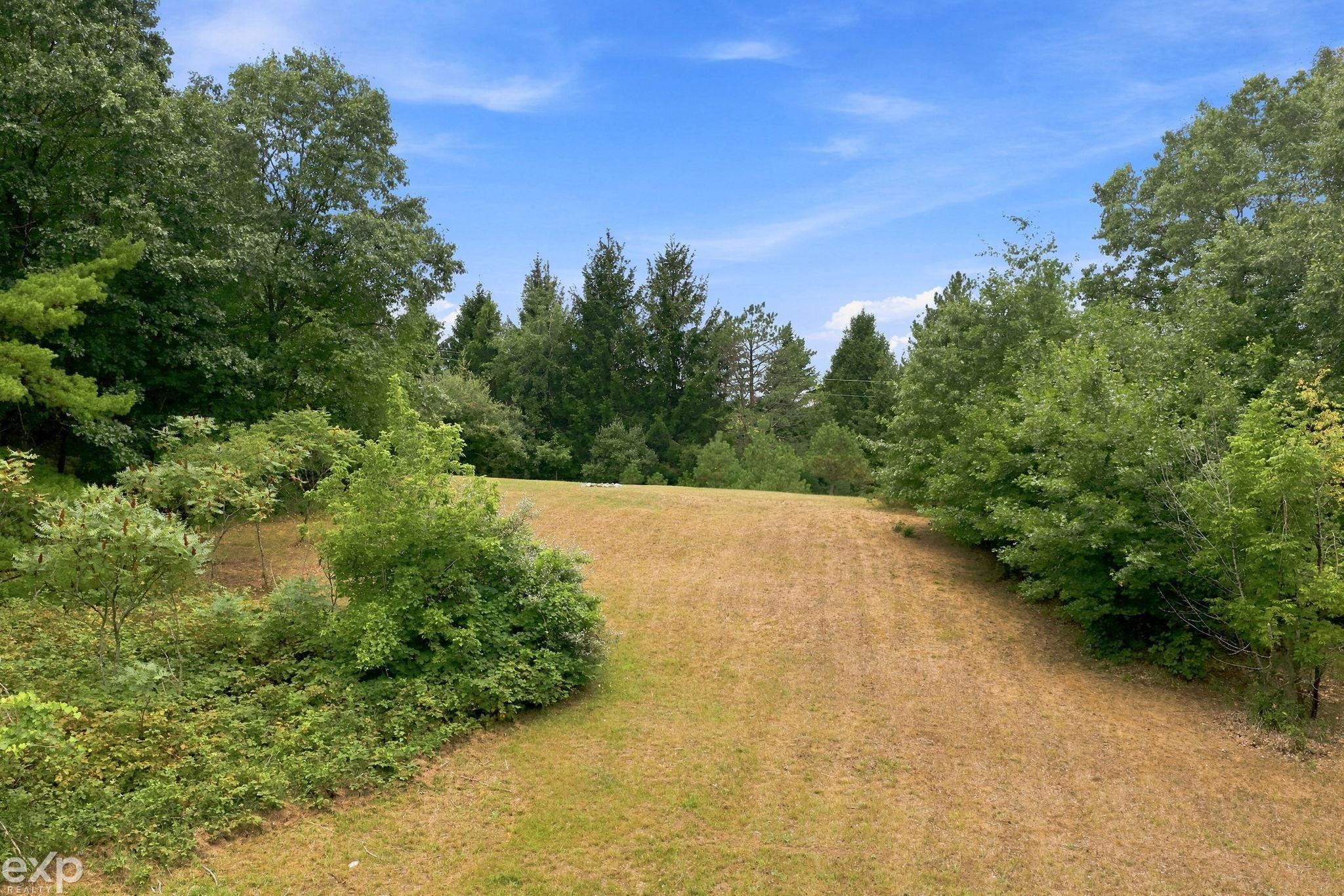 5232 Hasslick Road photo 11