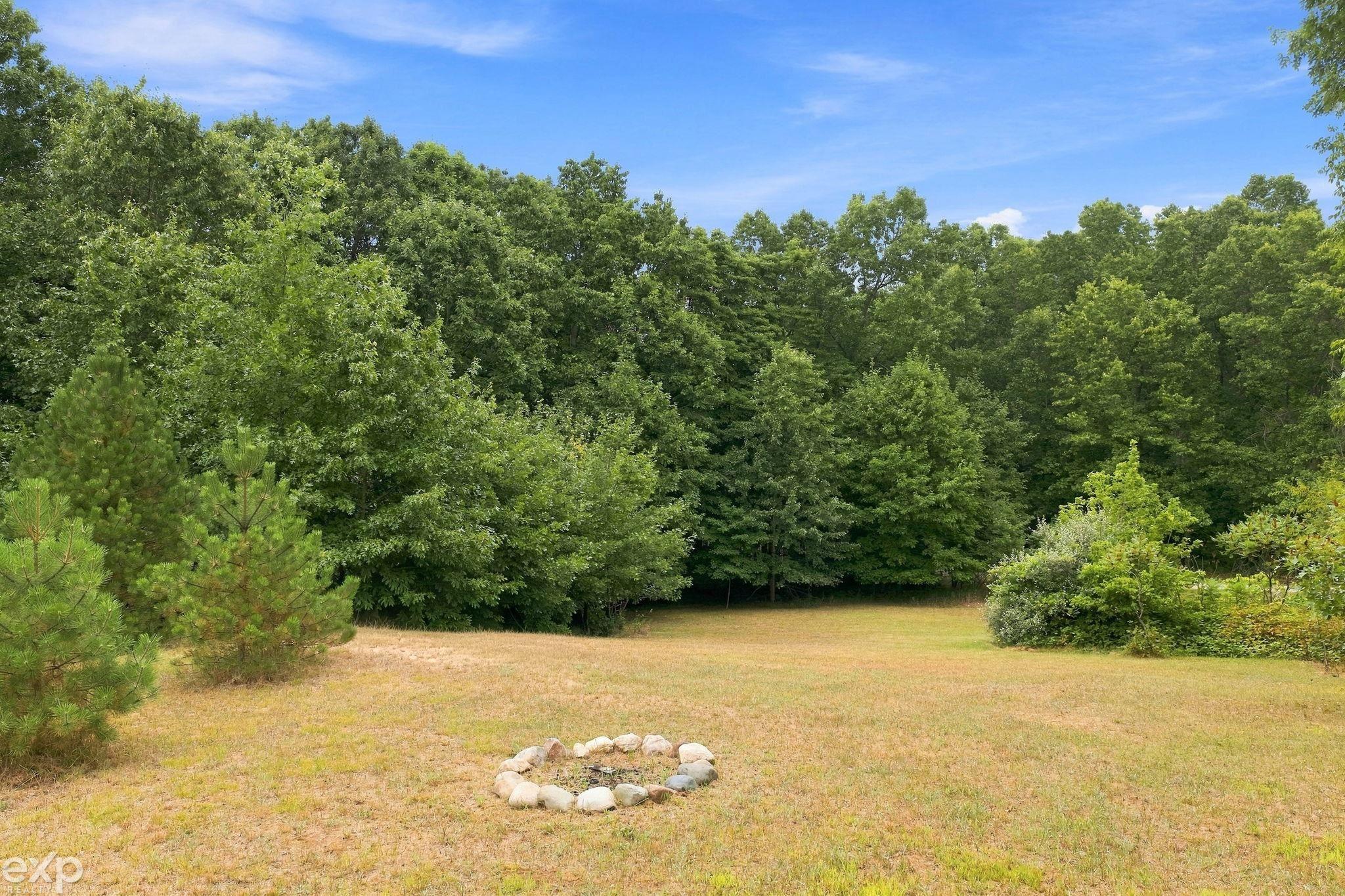 5232 Hasslick Road photo 12