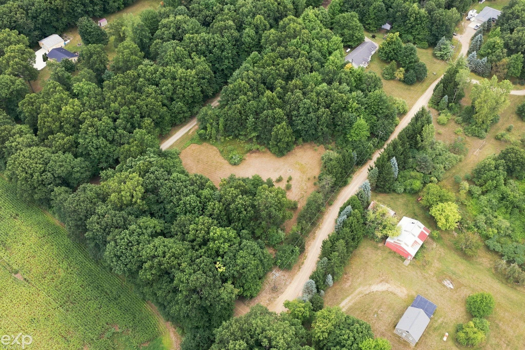 5232 Hasslick Road photo 3