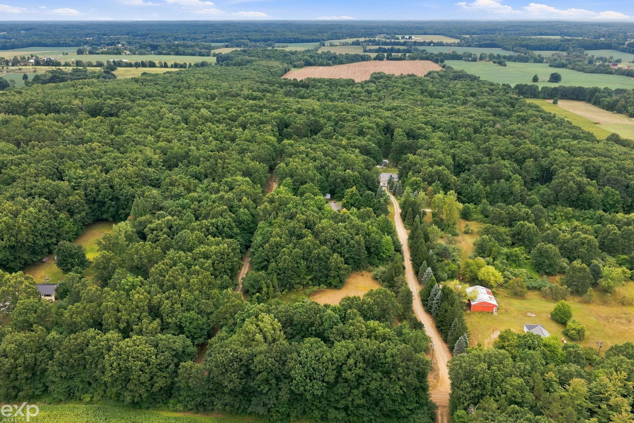 5232 Hasslick Road photo 4