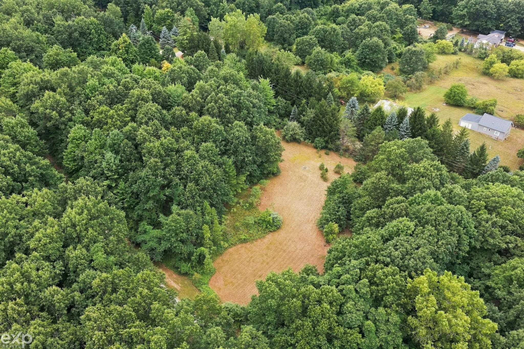 5232 Hasslick Road photo 5