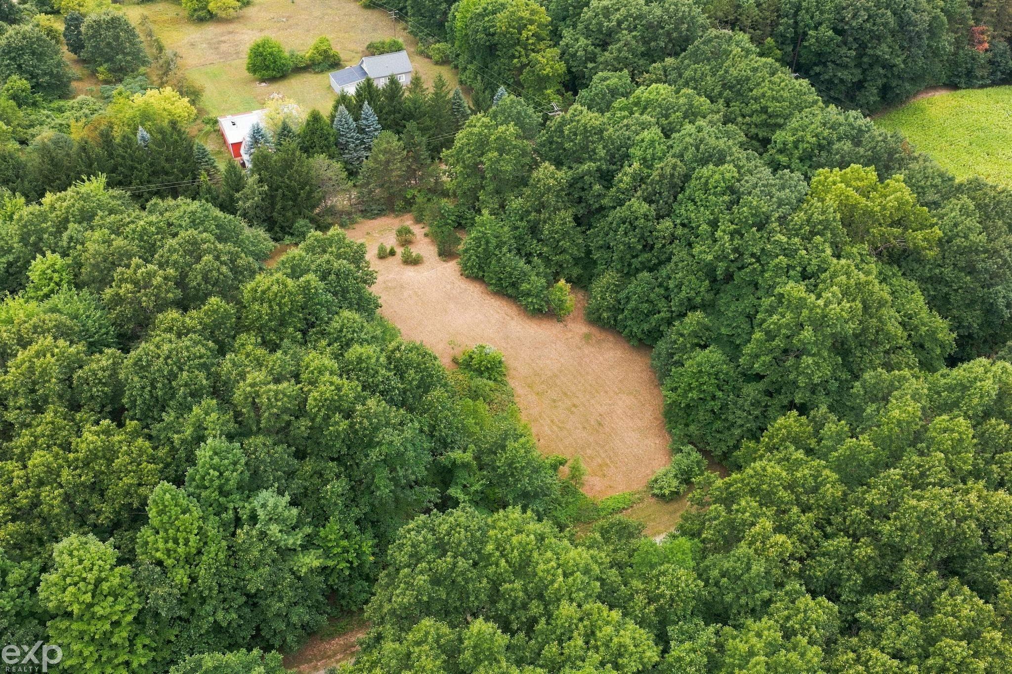 5232 Hasslick Road photo 7