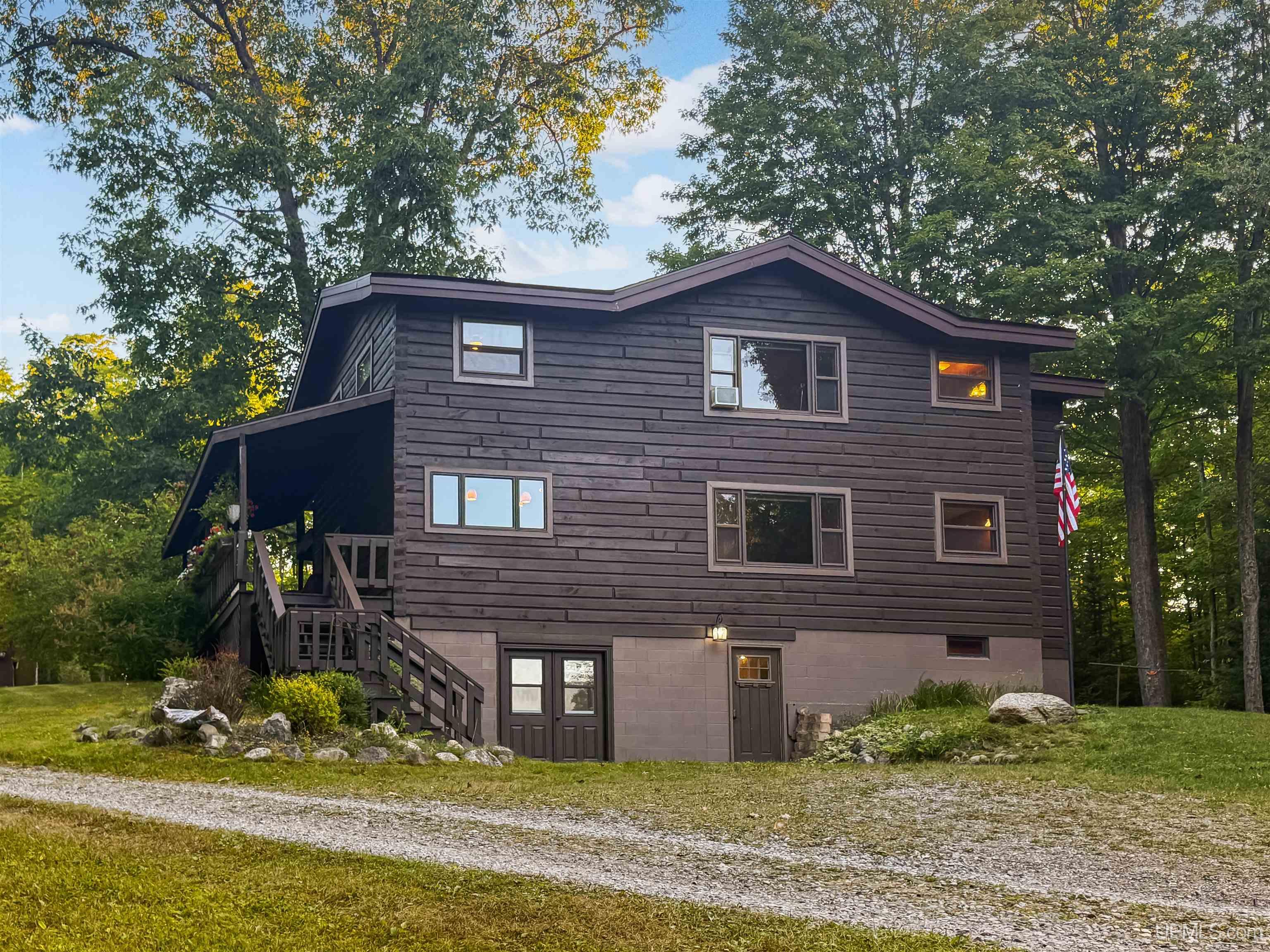 Photo 1 of Single family home for sale at 441 Idlewild Rd, Crystal Falls, MI 49920 | MLS# 50220255 | Listing updated on 2026-09-01