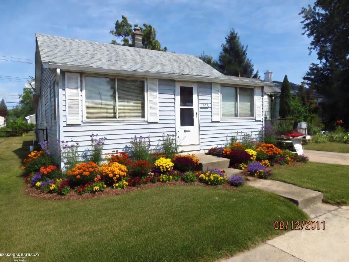 Photo 1 of Single family home for sale at 831 E Guthrie Ave, Madison Heights City Oakland, MI 48071 | MLS# 58050220272 | Listing updated on 2026-09-02