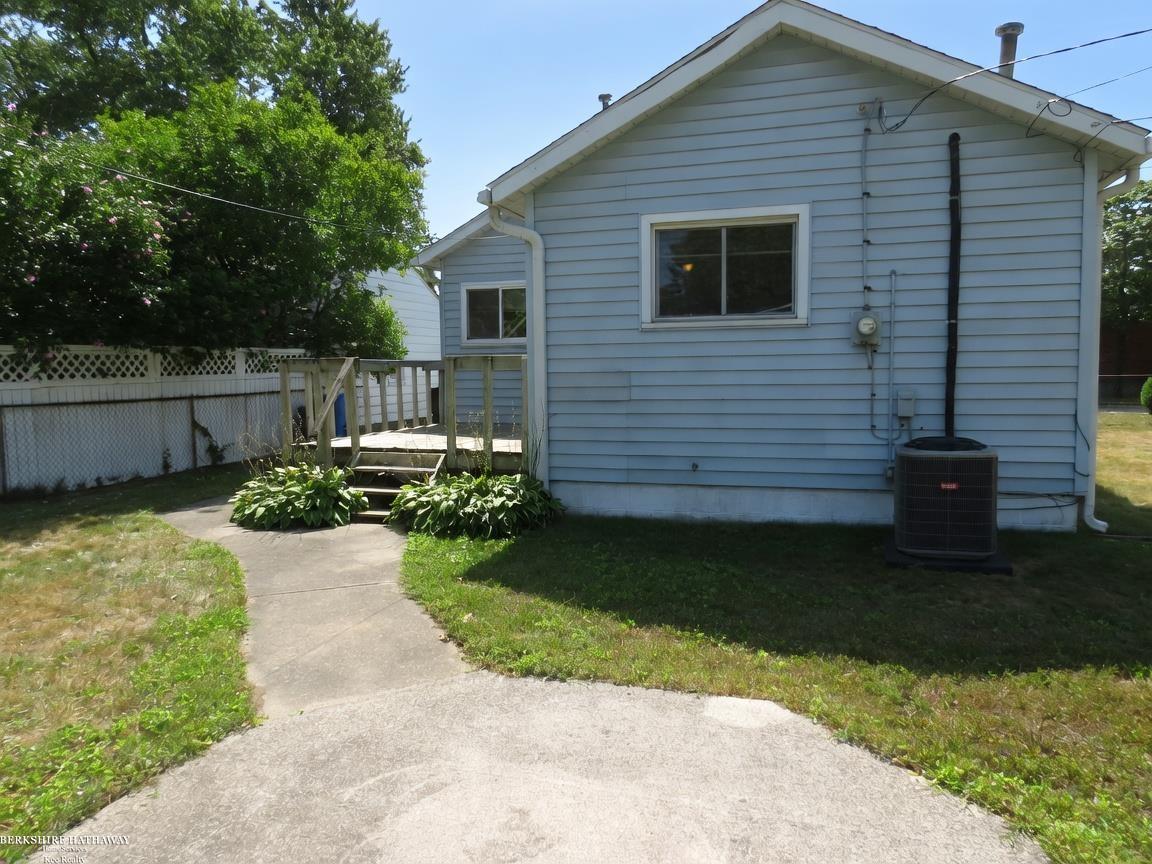 Photo 3 of Single family home for sale at 831 E Guthrie Ave, Madison Heights City Oakland, MI 48071 | MLS# 58050220272 | Listing updated on 2026-09-02