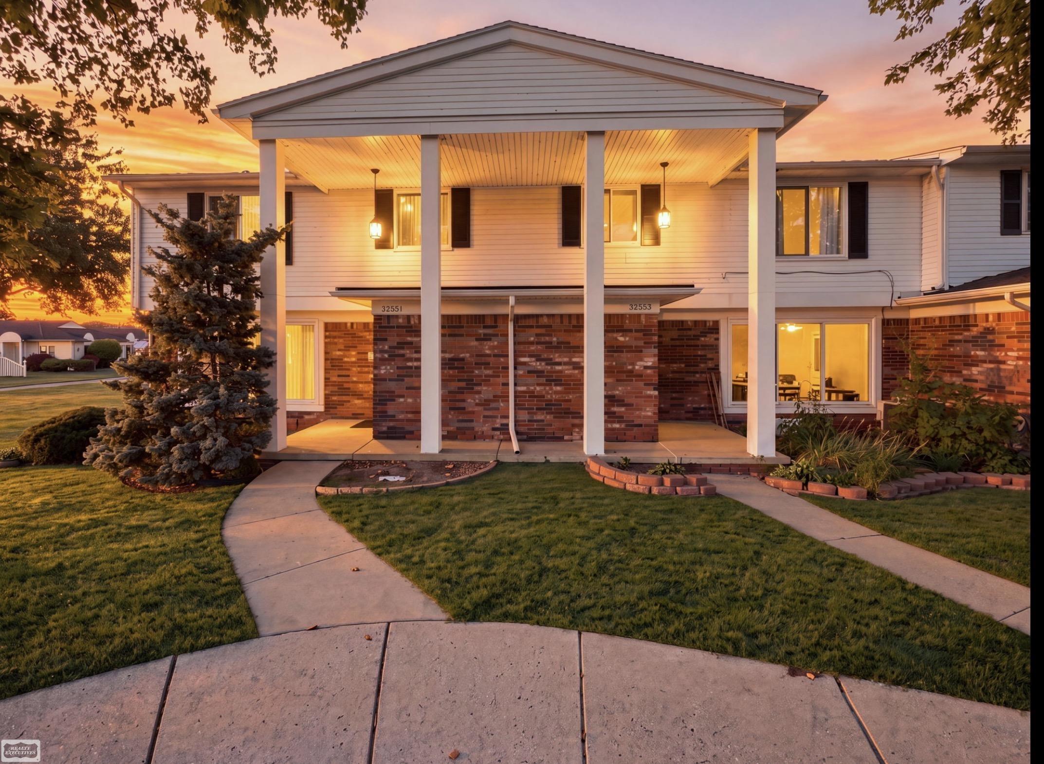 **Open house- 9/5 11am-3pm** Beautiful 3-Bedroom, 2.5-Bath Condo in Warren, MI  Welcome to this spacious and well-maintained 3-bedroom, 2.5-bathroom condo located at 32553 Barclay, Warren, MI 48093. This home offers comfortable living space along with several recent updates that make it move-in ready.  Features include a brand-new hot water tank, newer roof, and new carpet throughout.The finished basement provides additional living or recreational space and includes an egress window, offering added natural light and a safe emergency exit.  The condo also includes all appliances, making your move even easier. With three bedrooms, two and a half bathrooms, a finished basement, and numerous updates, this home is a great opportunity for buyers looking for space, comfort, and convenience.
