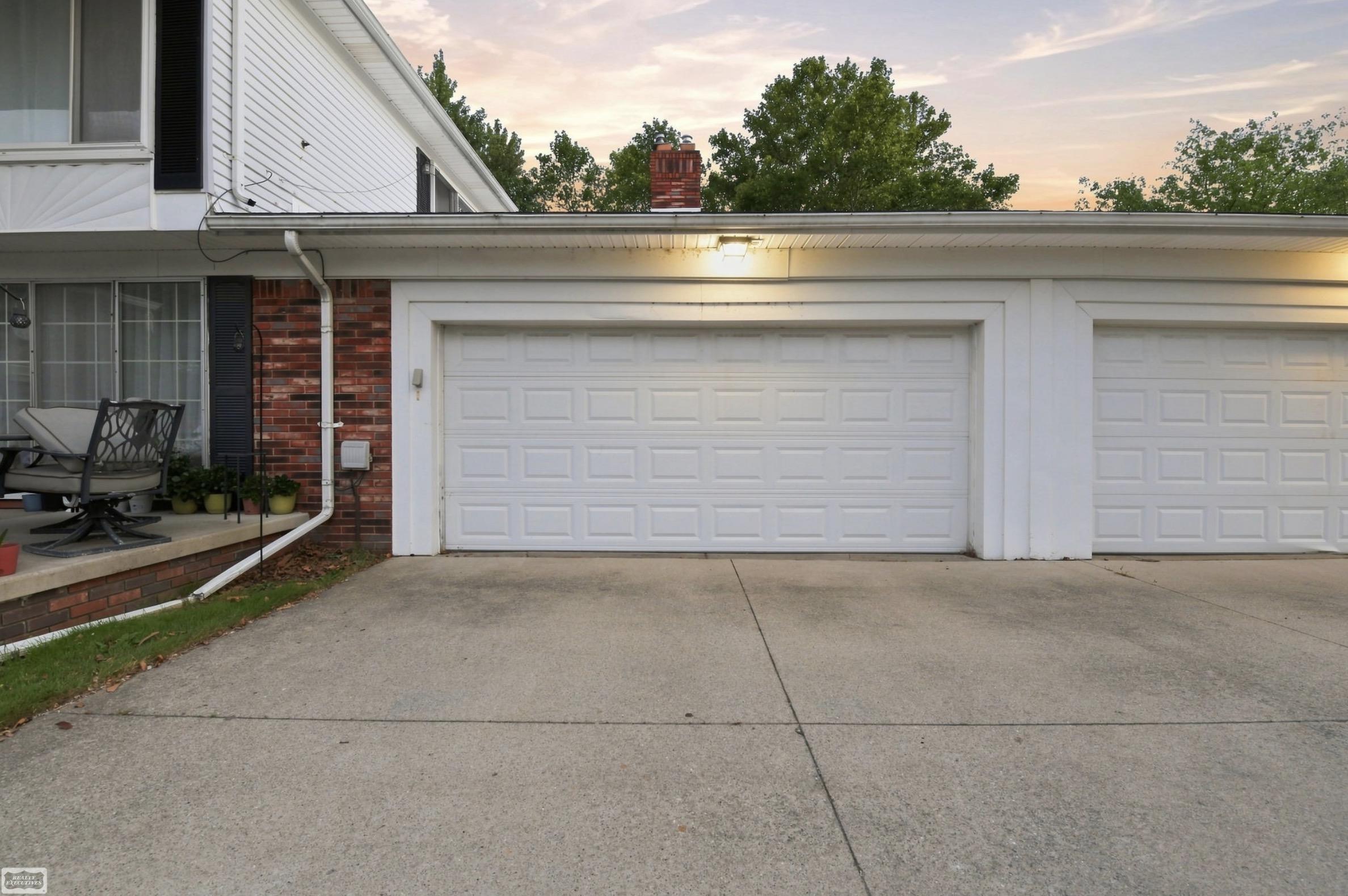 Photo 3 of Condo for sale at 32553 Barclay Sq, Warren, MI 48093 | MLS# 58050220374 | Listing updated on 2026-09-13