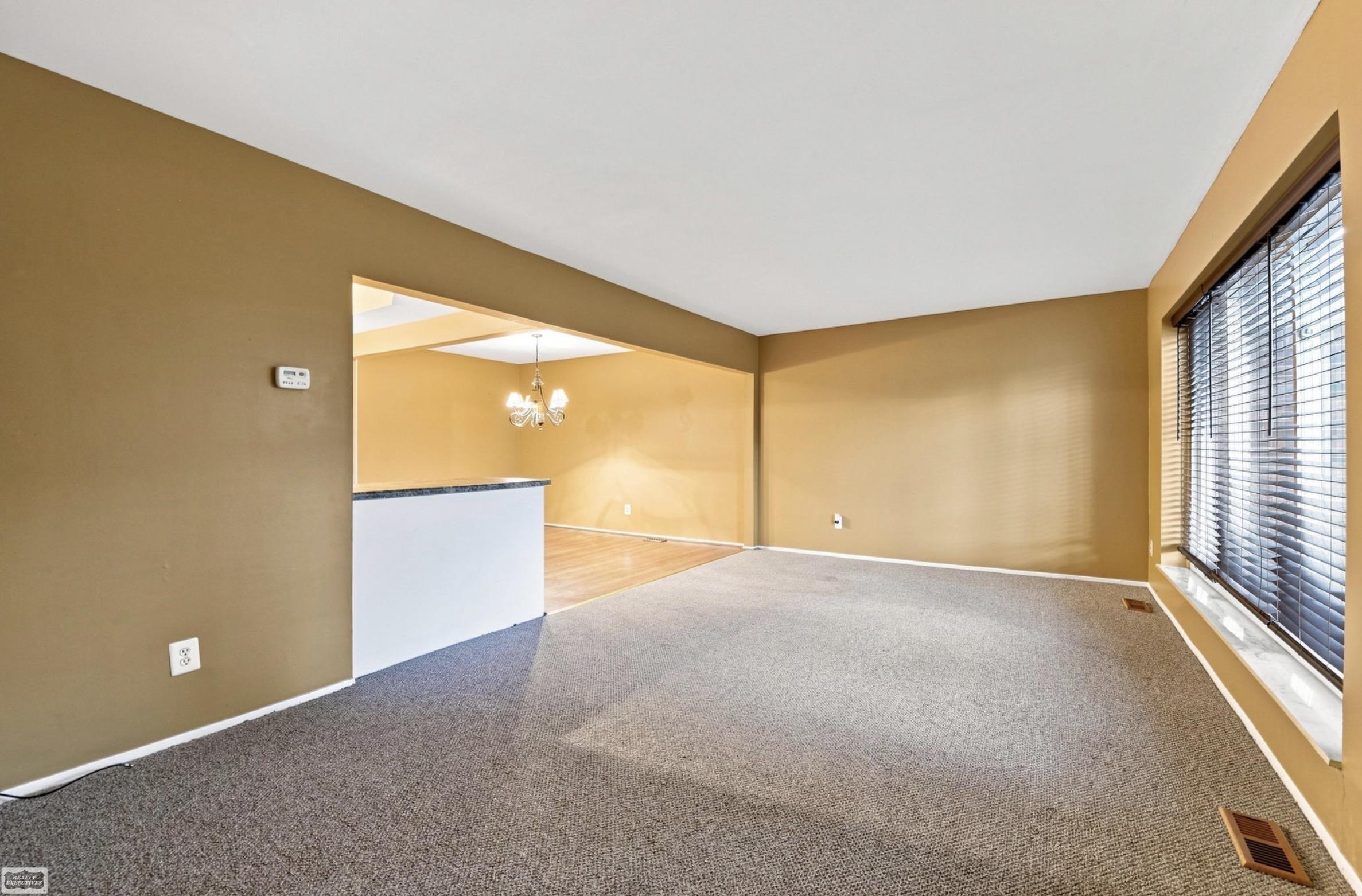 Photo 4 of Condo for sale at 32553 Barclay Sq, Warren, MI 48093 | MLS# 58050220374 | Listing updated on 2026-09-13