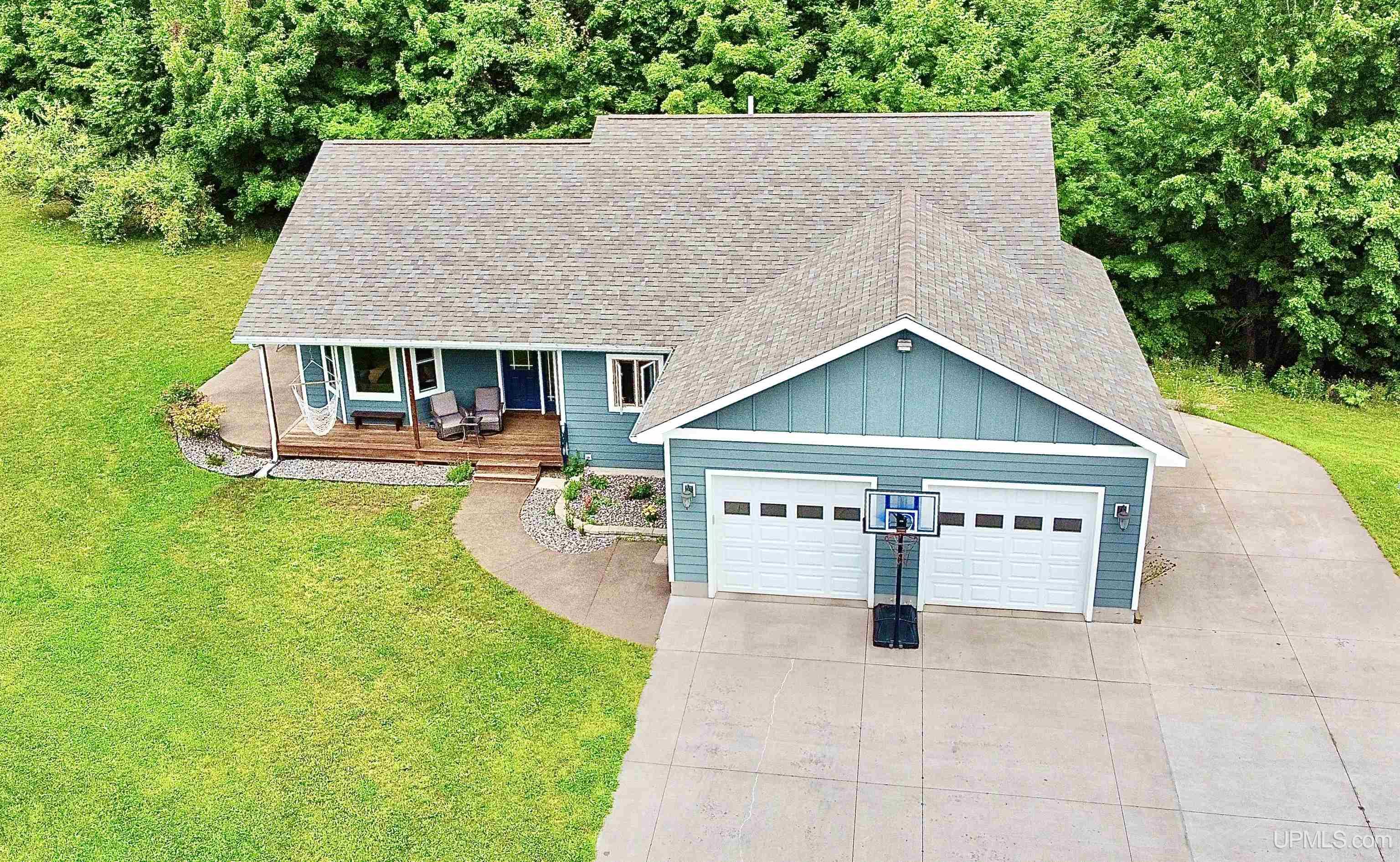 Photo 3 of Single family home for sale at 21584 Chassell Painesdale Rd, Chassell, MI 49916 | MLS# 50220378 | Listing updated on 2026-10-06