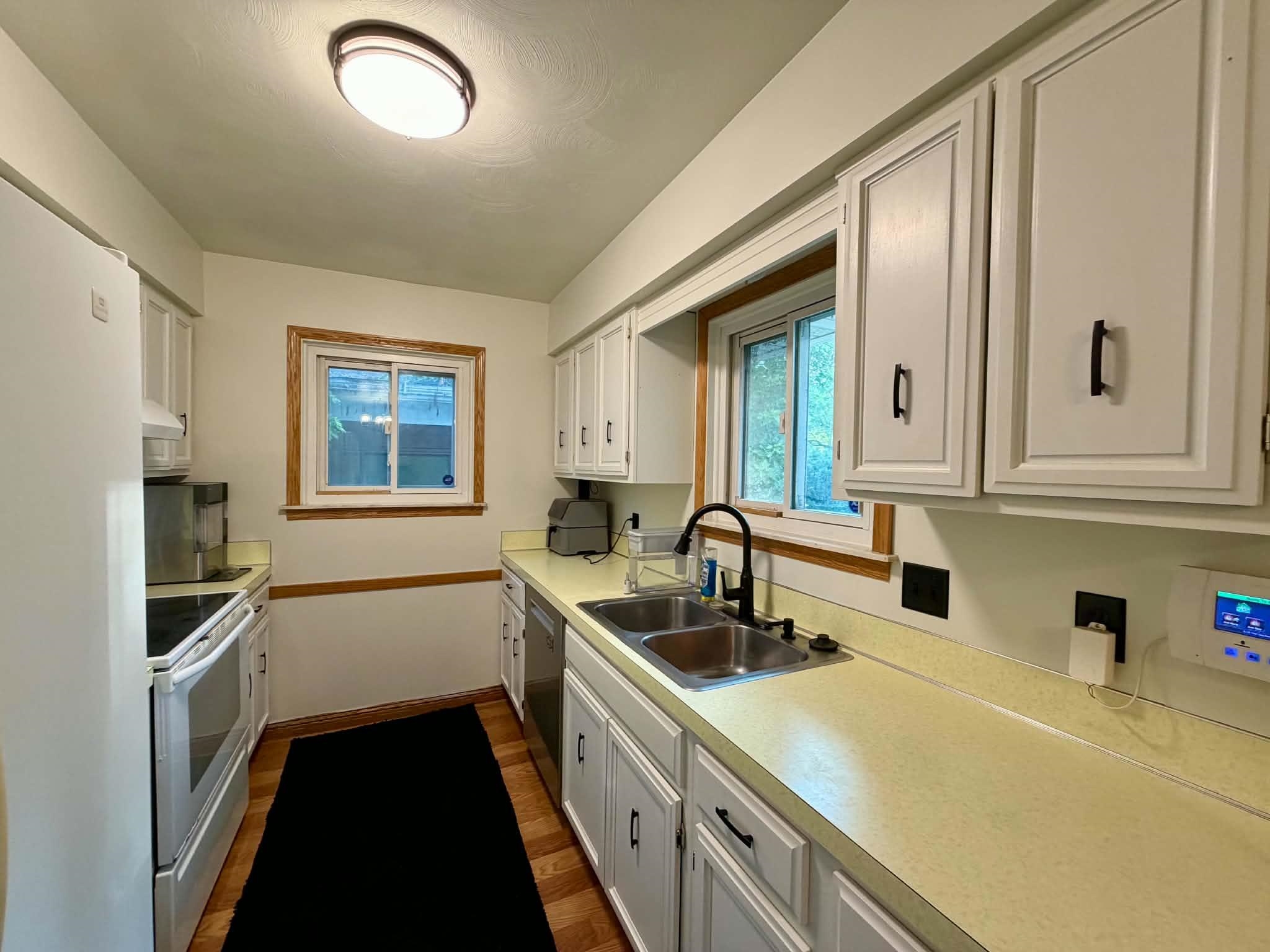 Photo 3 of Single family home for sale at 433 Harriet Ave, Lansing, MI 48917 | MLS# 60050220410 | Listing updated on 2026-09-04