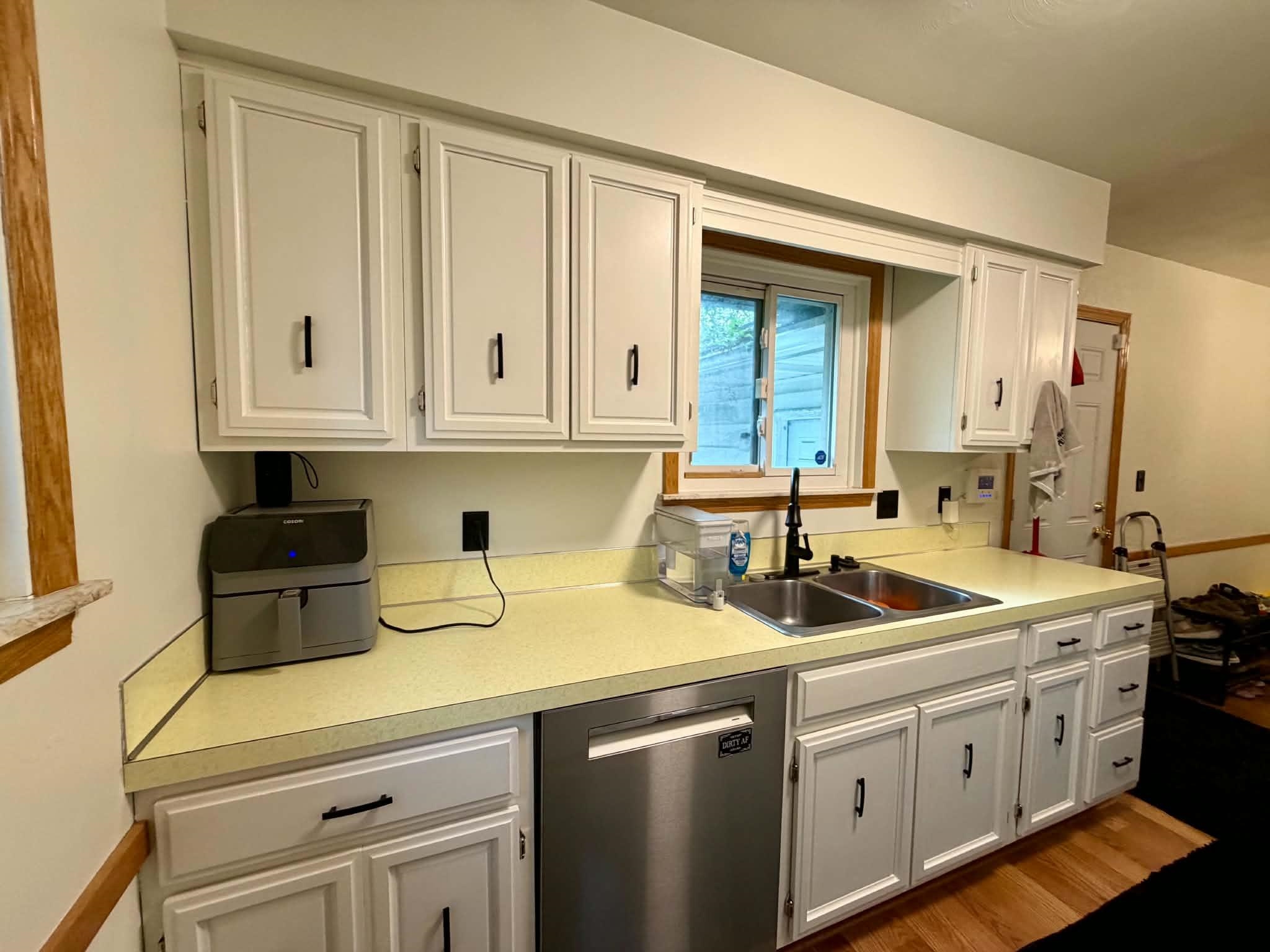 Photo 4 of Single family home for sale at 433 Harriet Ave, Lansing, MI 48917 | MLS# 60050220410 | Listing updated on 2026-09-04