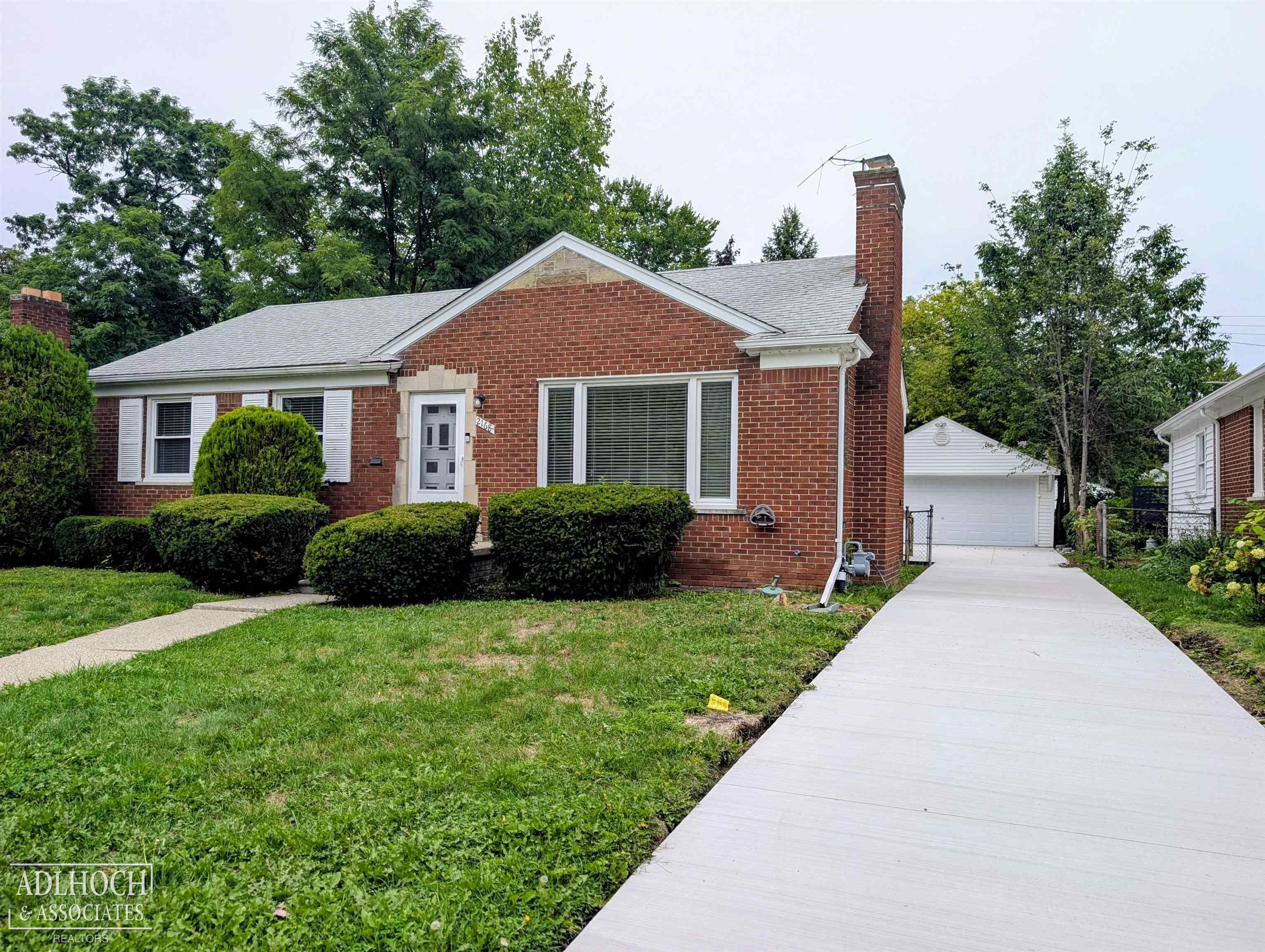 Photo 2 of Single family home for sale at 2168 Allard Rd, Grosse Pointe Woods, MI 48236 | MLS# 58050220412 | Listing updated on 2026-09-17