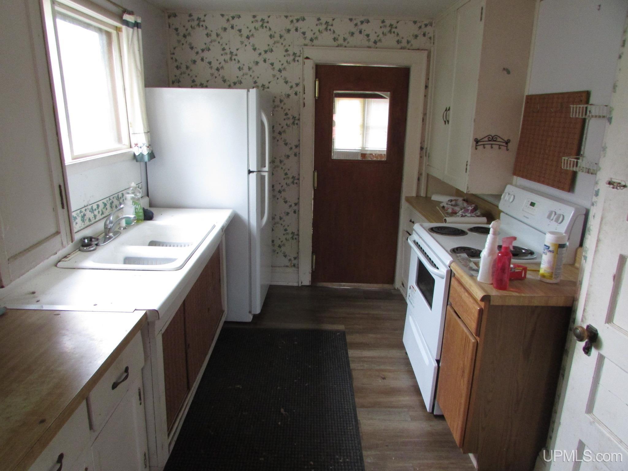 Photo 3 of Single family home for sale at 10 W Eastern Ave, Lanse, MI 49946 | MLS# 50220418 | Listing updated on 2026-09-02