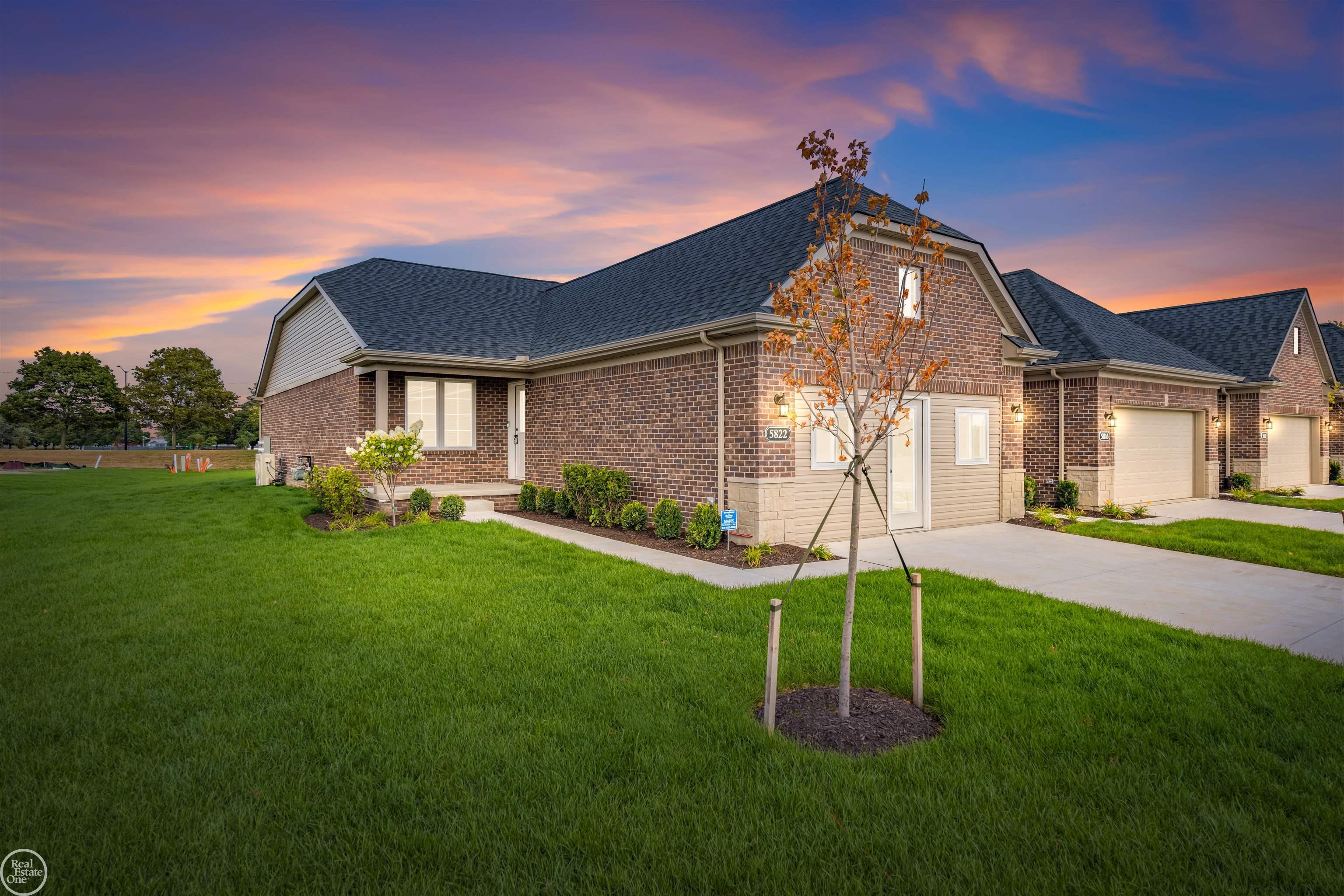 Photo 1 of Sale Pending at 5810 Greenview St #3, Warren, MI 48092 | MLS# 50220432 | Listing updated on 2026-09-01